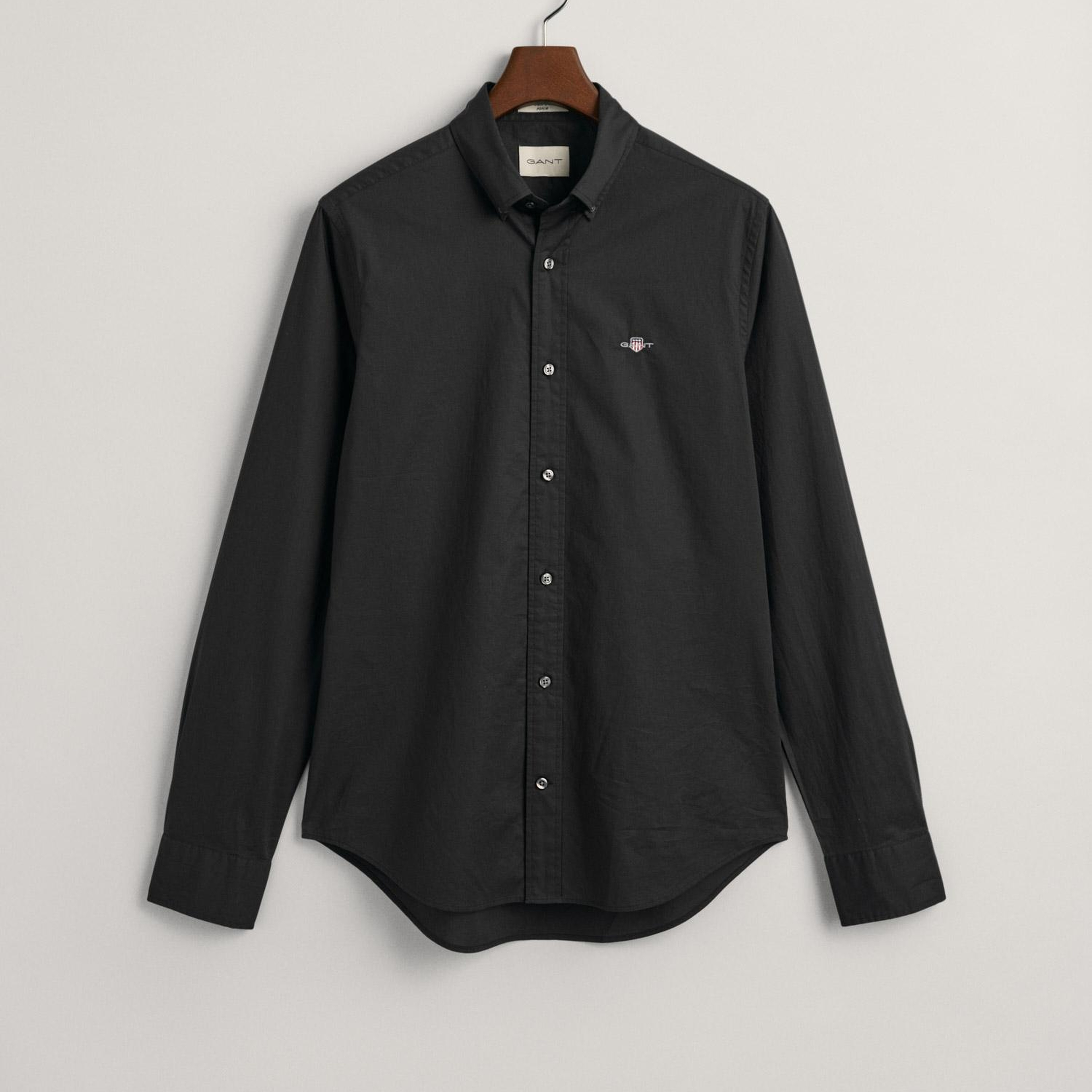 GANT Erkek Siyah Slim Fit Düğmeli Yaka Broadcloth Gömlek