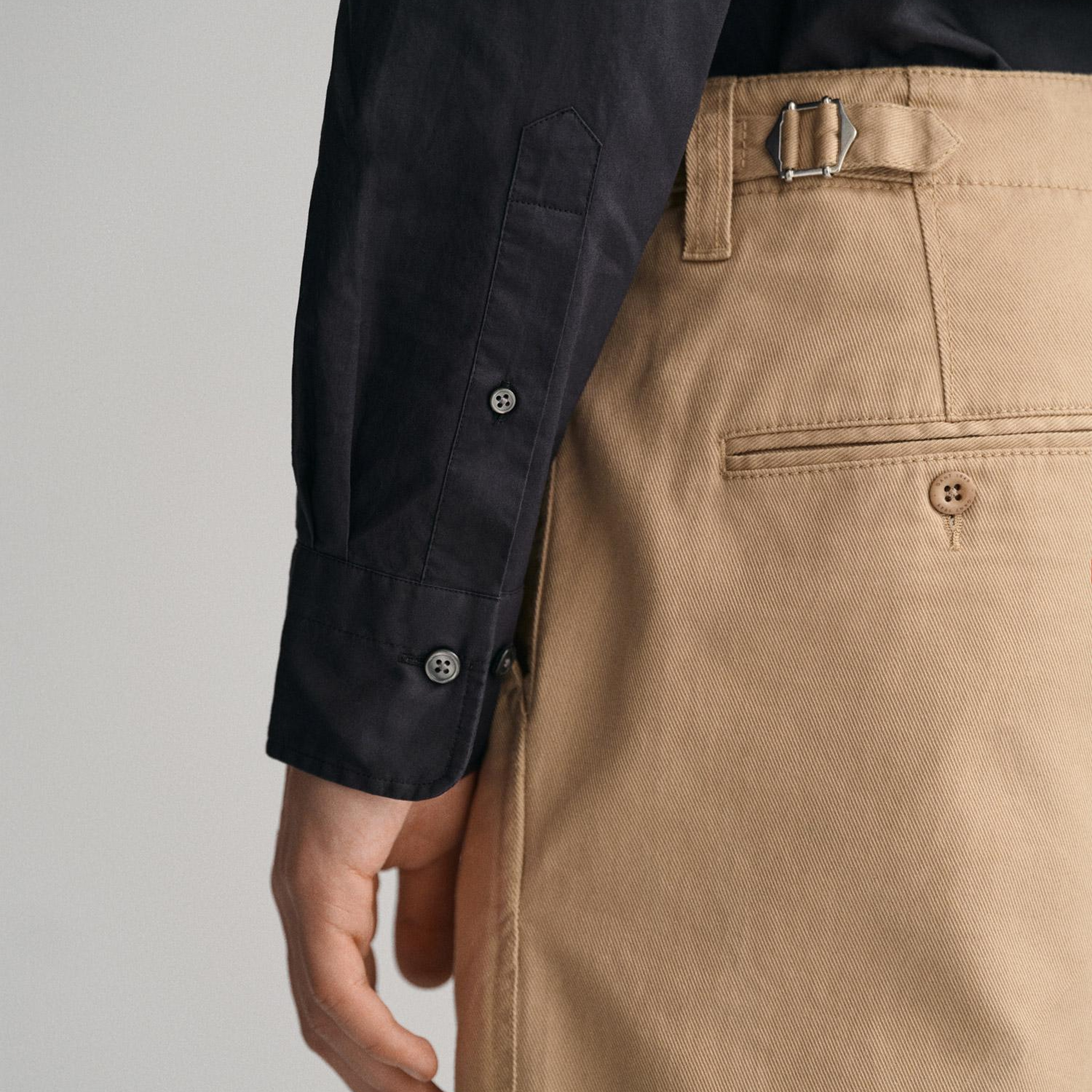 GANT Erkek Siyah Slim Fit Düğmeli Yaka Broadcloth Gömlek