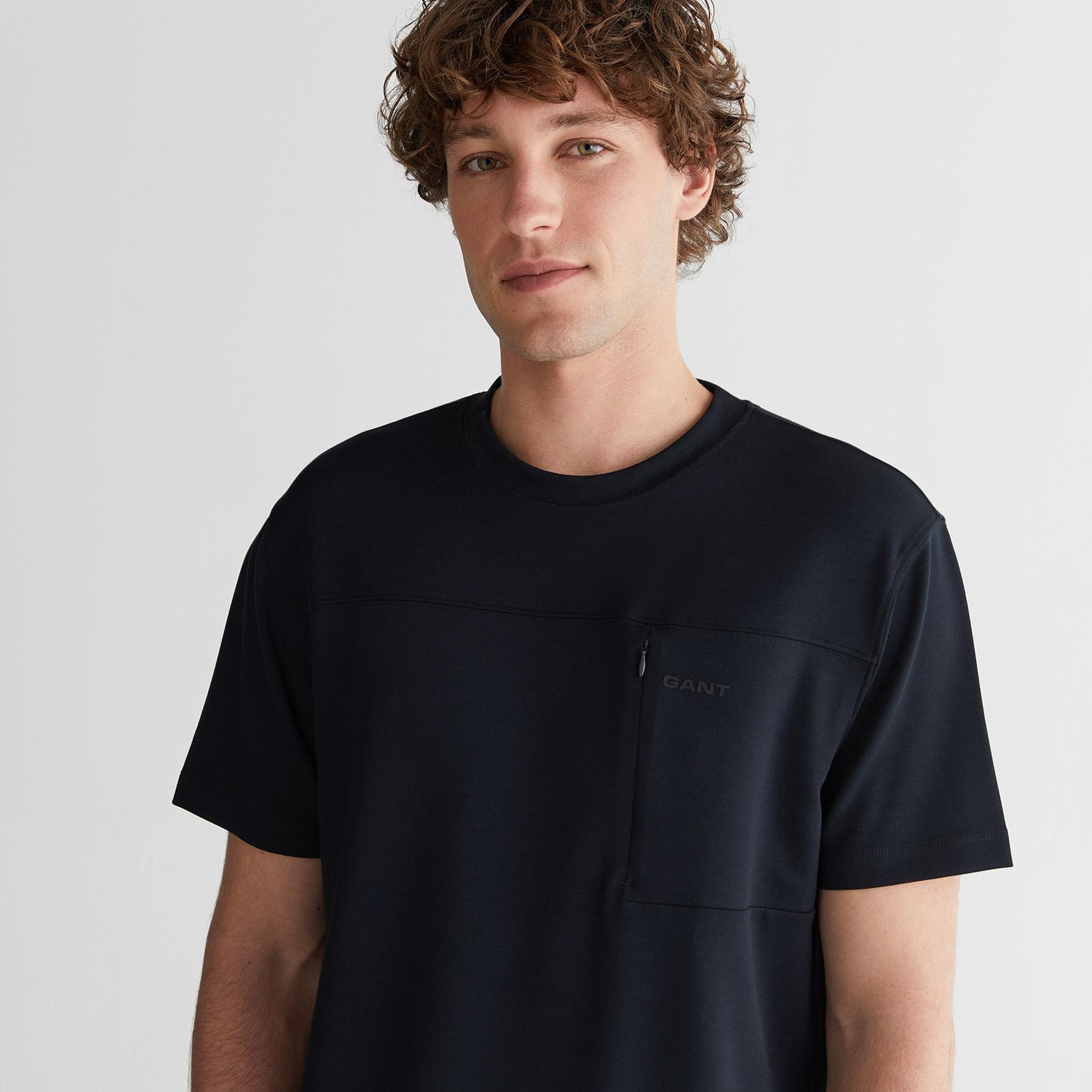 GANT Erkek Siyah Baskılı Kısa Kollu T-Shirt