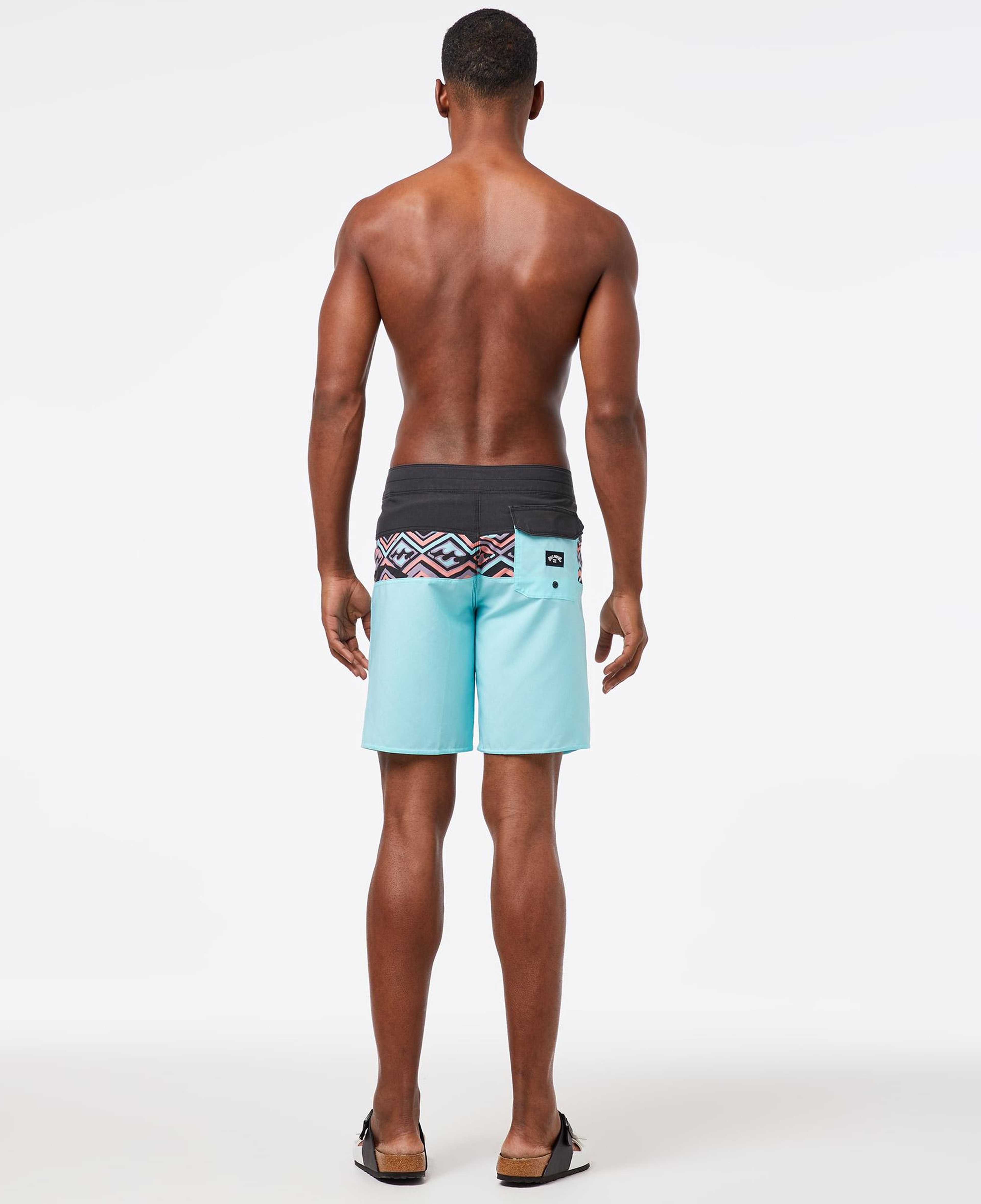 Billabong Momentum Pro 19 Erkek Mavi Deniz Şortu