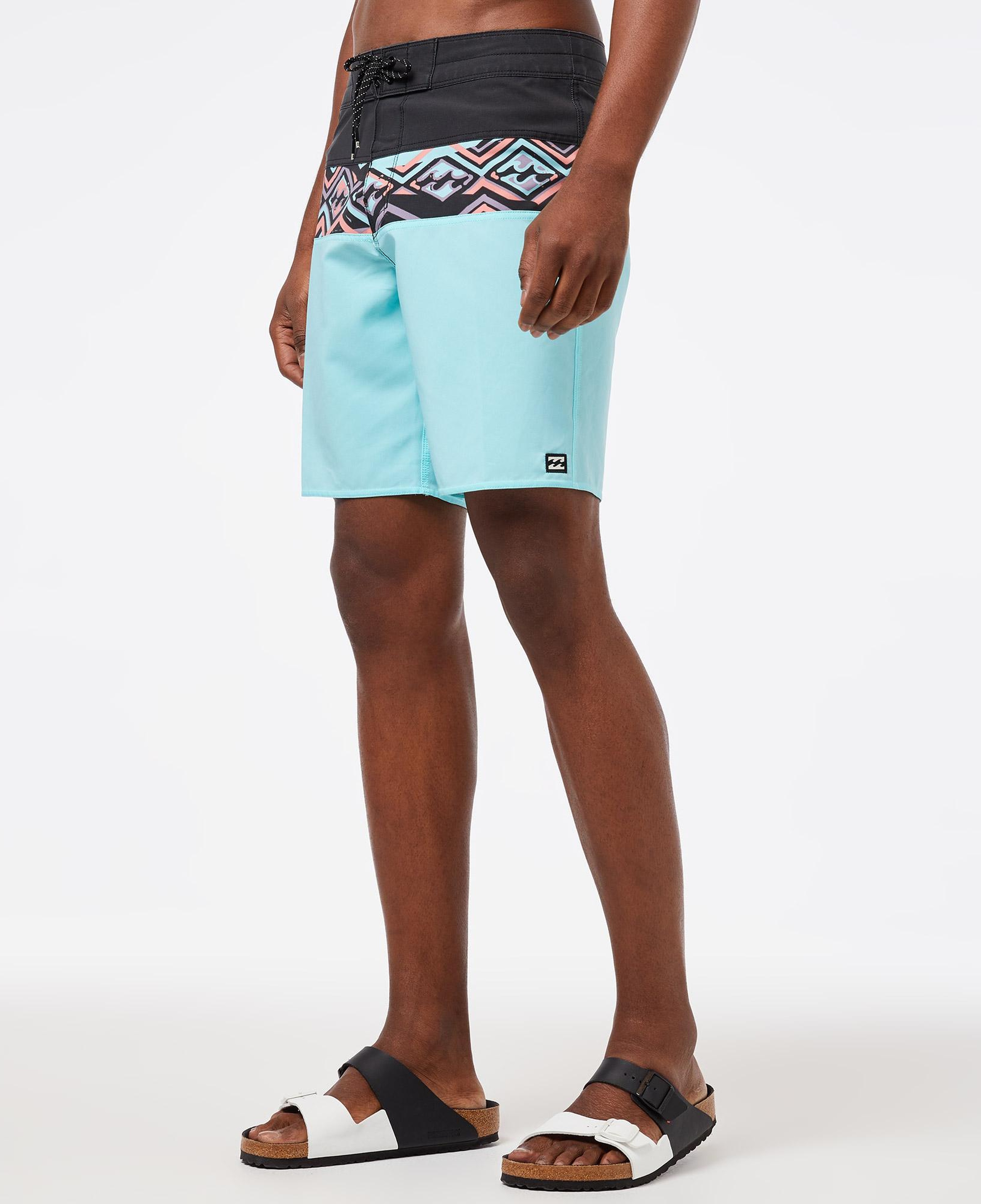 Billabong Momentum Pro 19 Erkek Mavi Deniz Şortu
