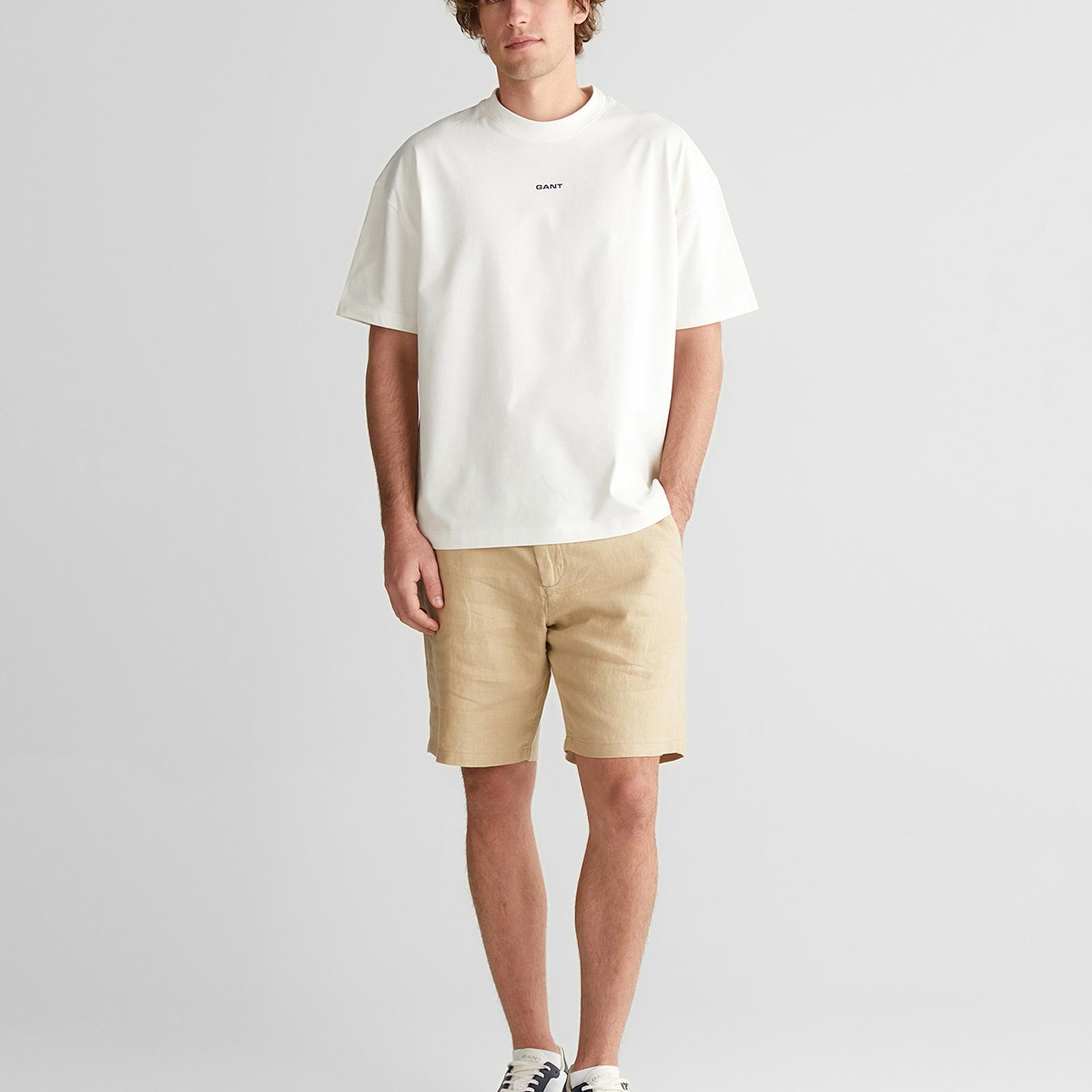 GANT Erkek Beyaz Baskılı Kısa Kollu T-Shirt