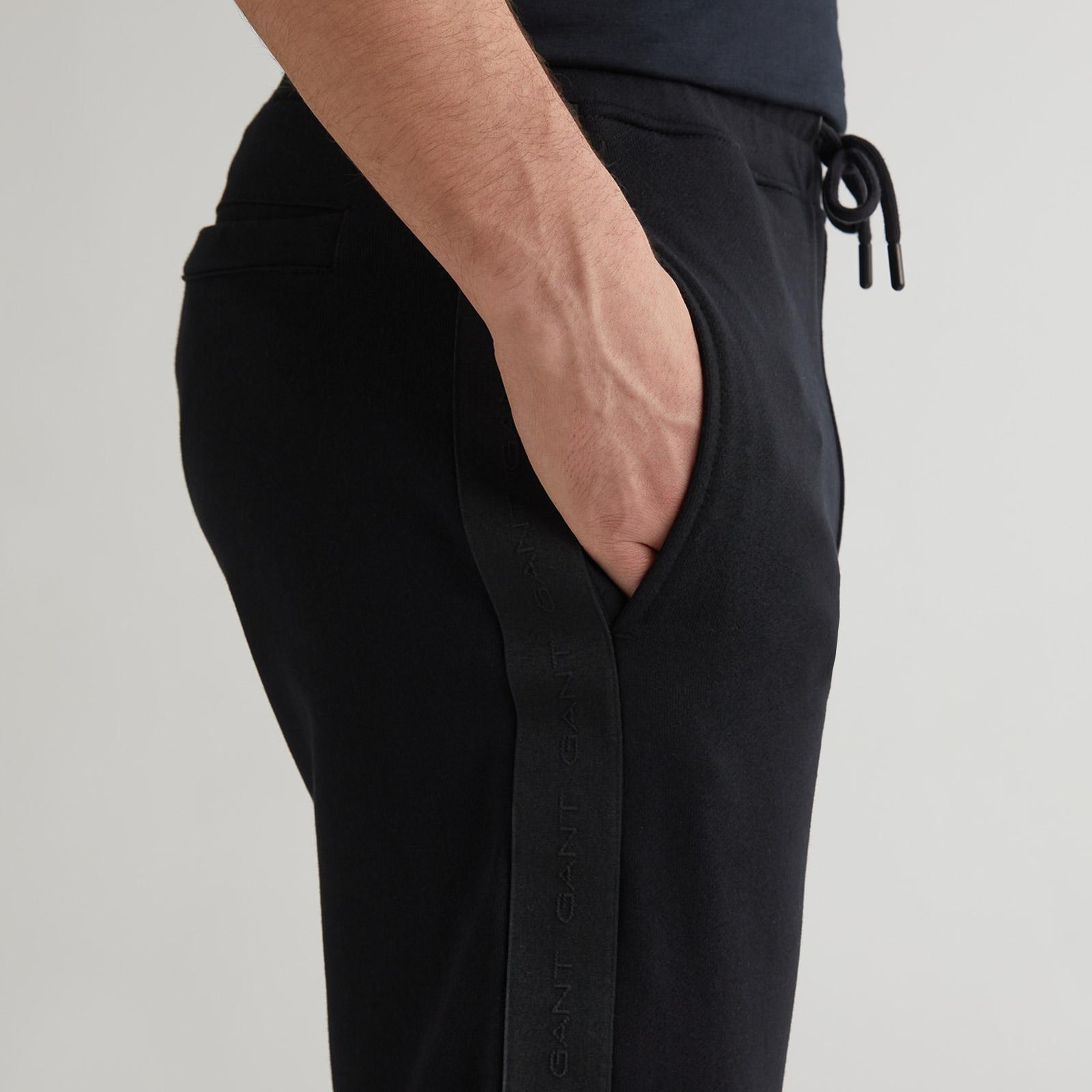 GANT Erkek Siyah Regular Fit Logolu Eşofman Altı