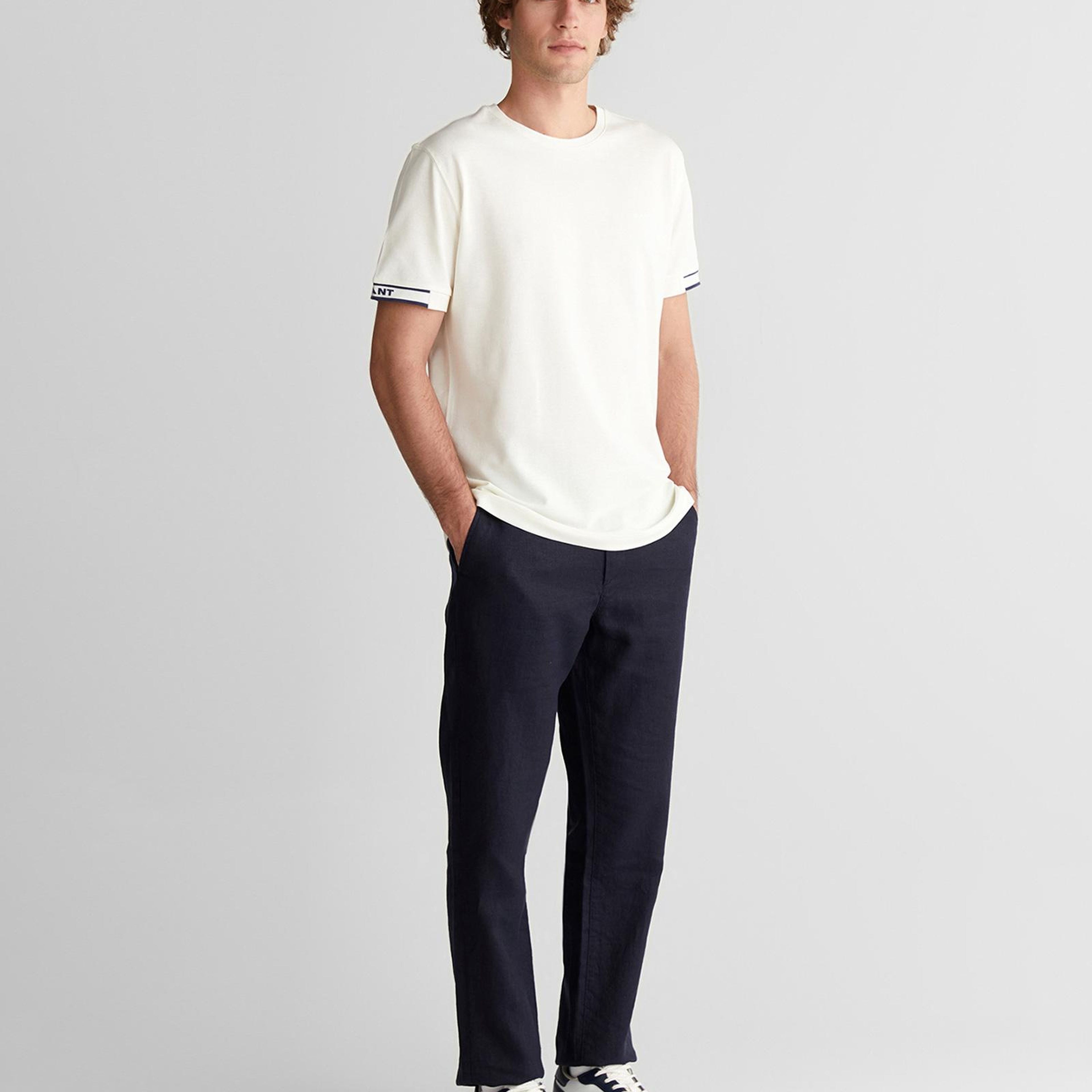 GANT Erkek Beyaz Baskılı Kısa Kollu T-Shirt