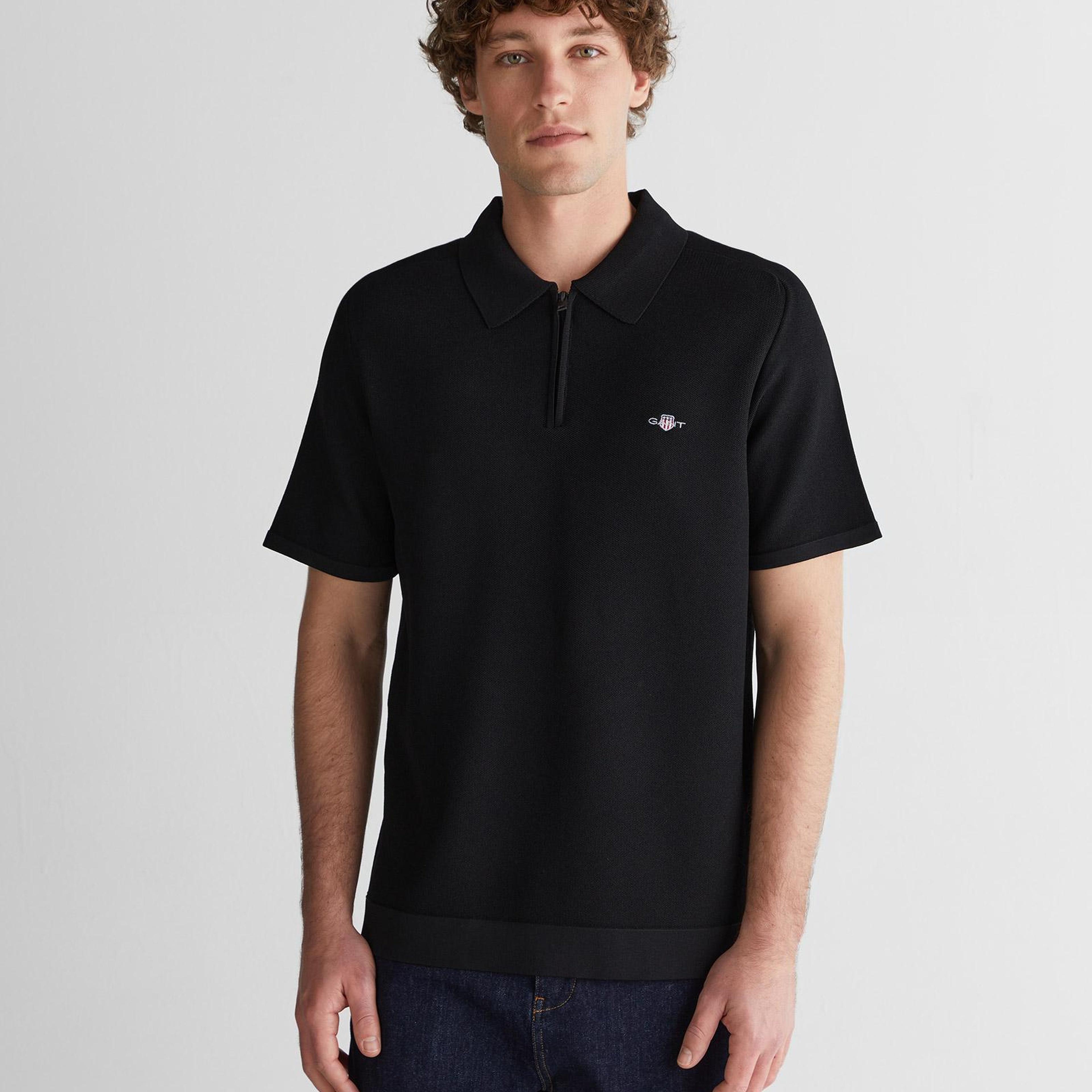 GANT Erkek Siyah Regular Fit Yarım Fermuarlı Kısa Kollu T-Shirt