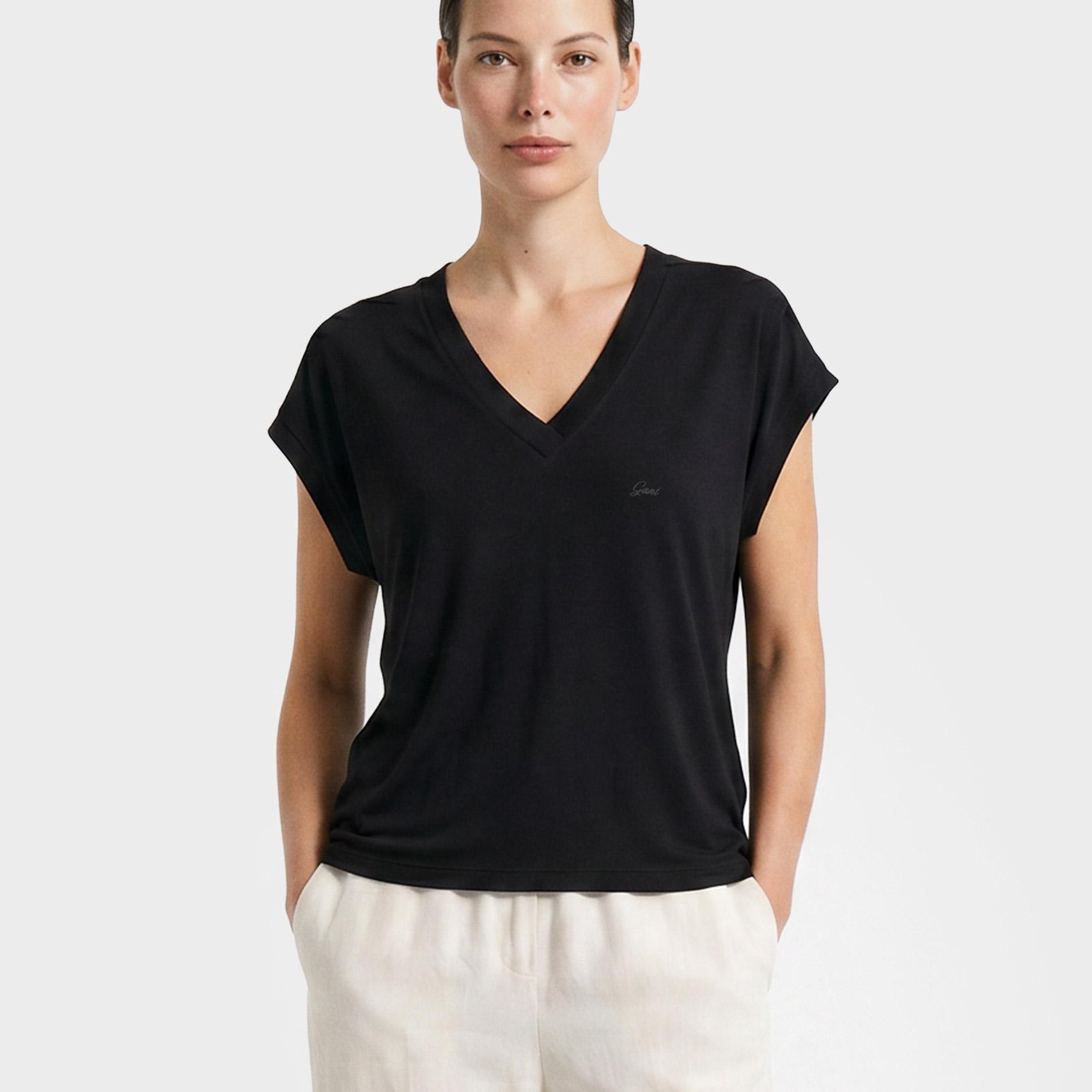GANT Kadın Siyah V Yaka Regular Fit T-Shirt
