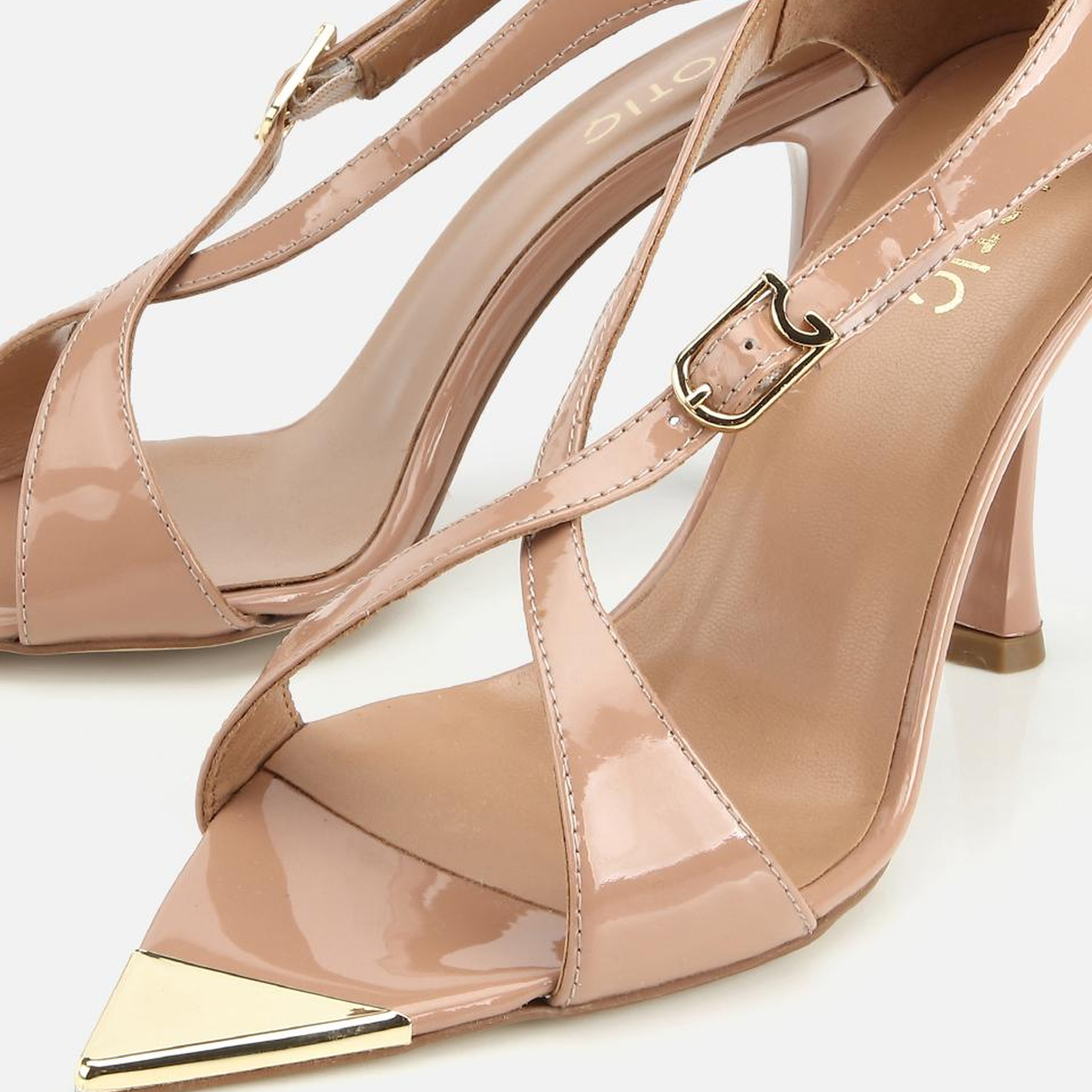 Kadın Rugan Deri Bej Sivri Burunlu İnce Topuklu Stiletto