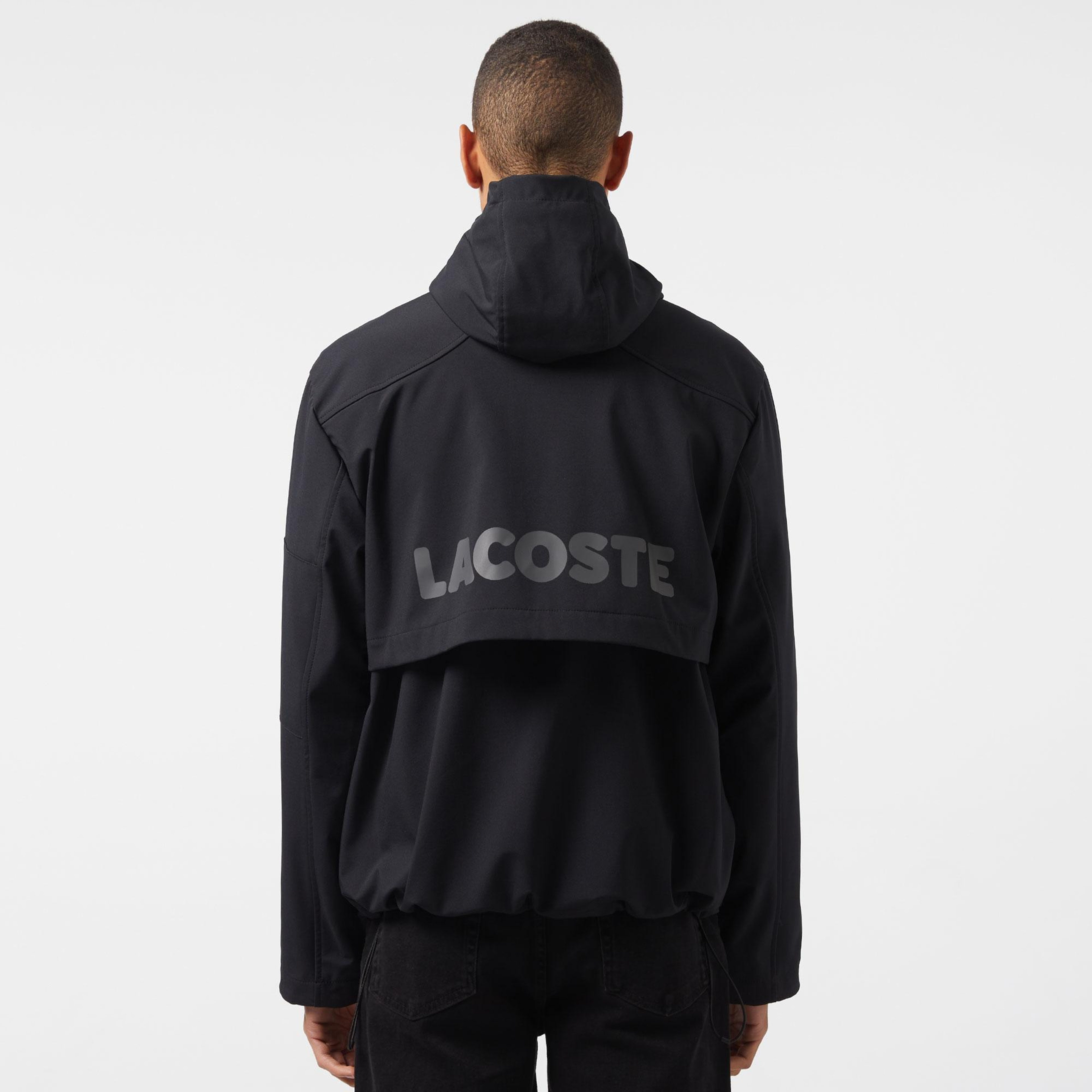 Lacoste Erkek Relaxed Fit Kapüşonlu Baskılı Siyah Yağmurluk