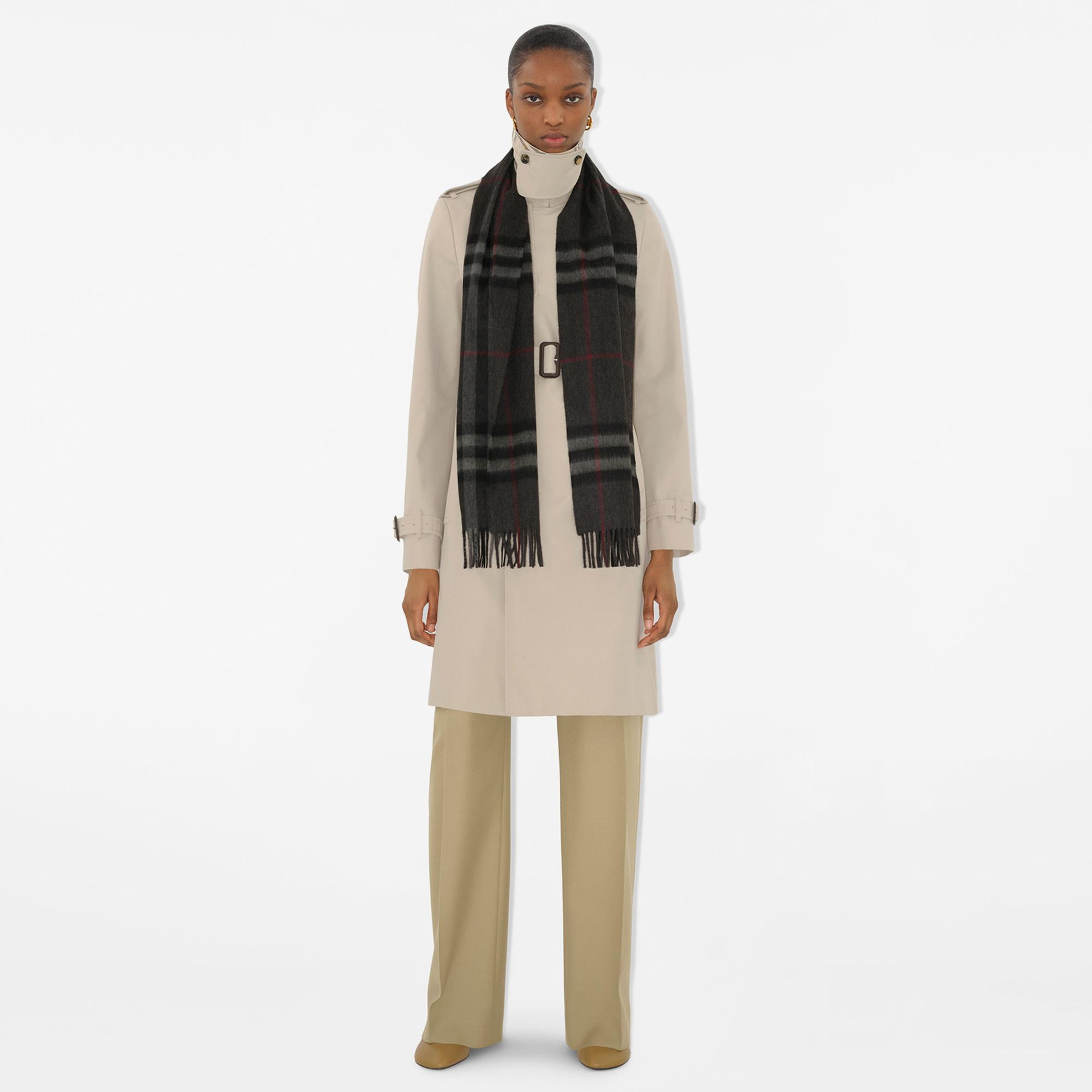 Burberry Giant Check Kadın Antrasit Atkı