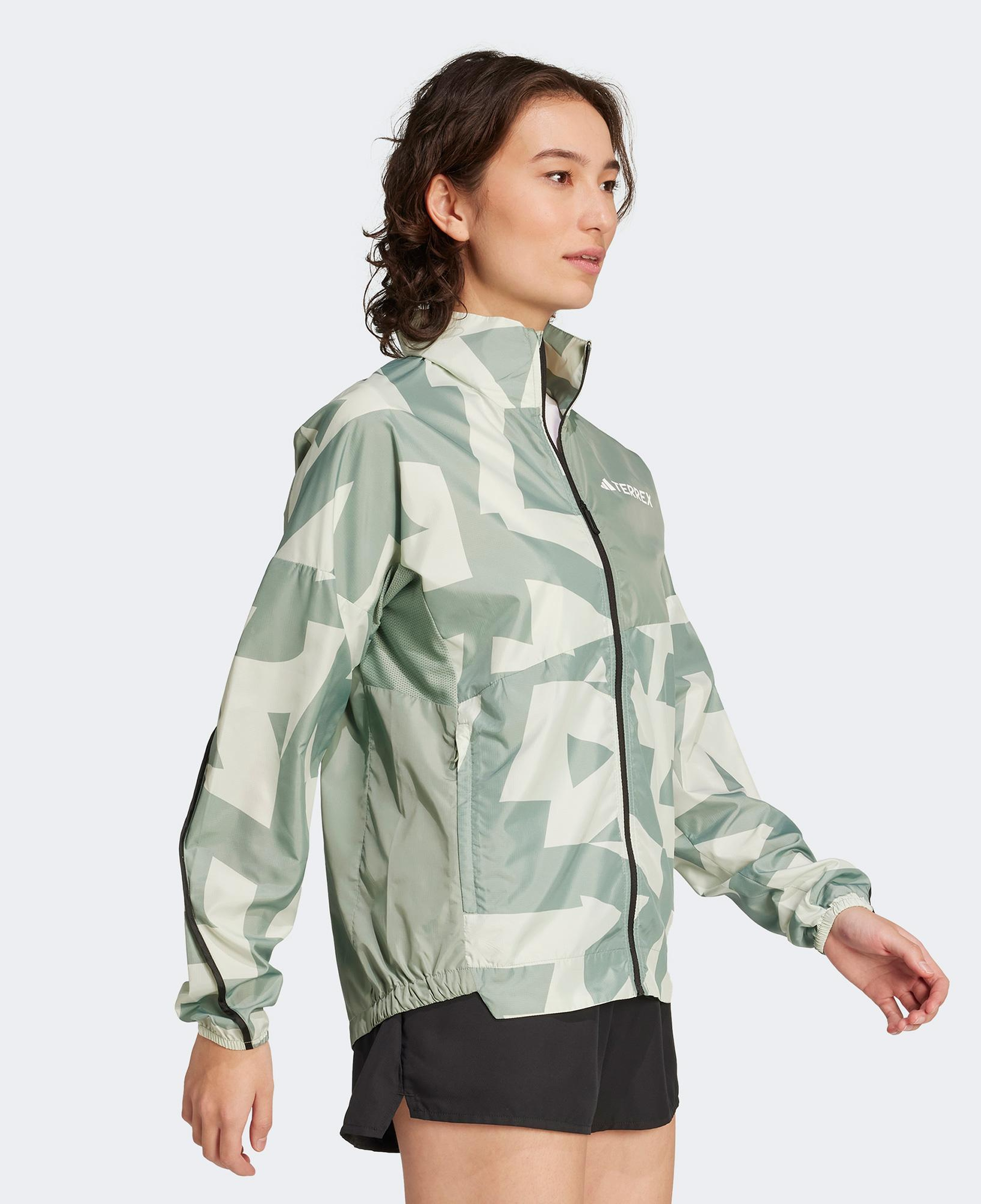 adidas Terrex Multi Printed Wind Kadın Yeşil Ceket