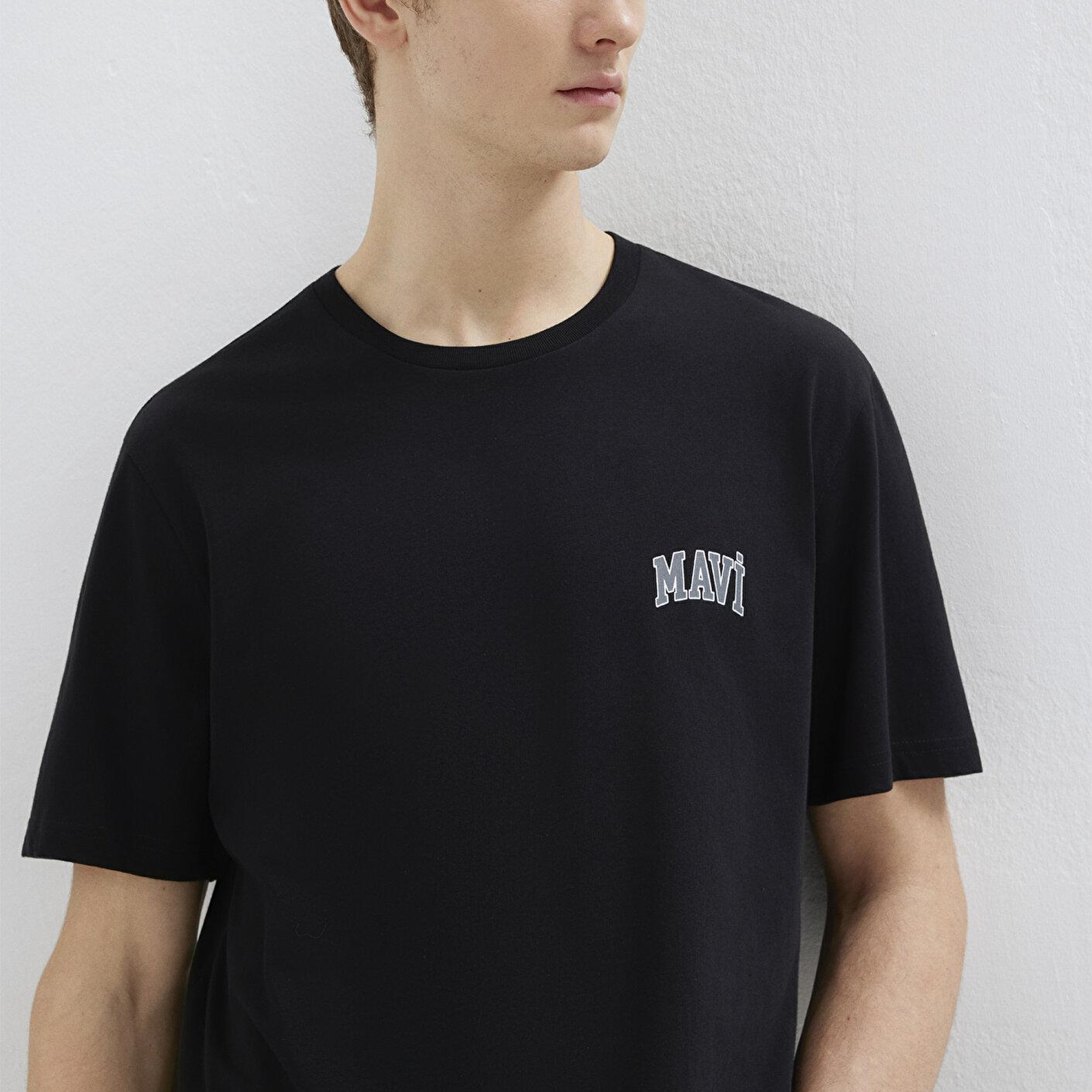 Mavi Mavi Logo Baskılı Siyah Tişört Regular Fit / Normal Kesim 0611714-900