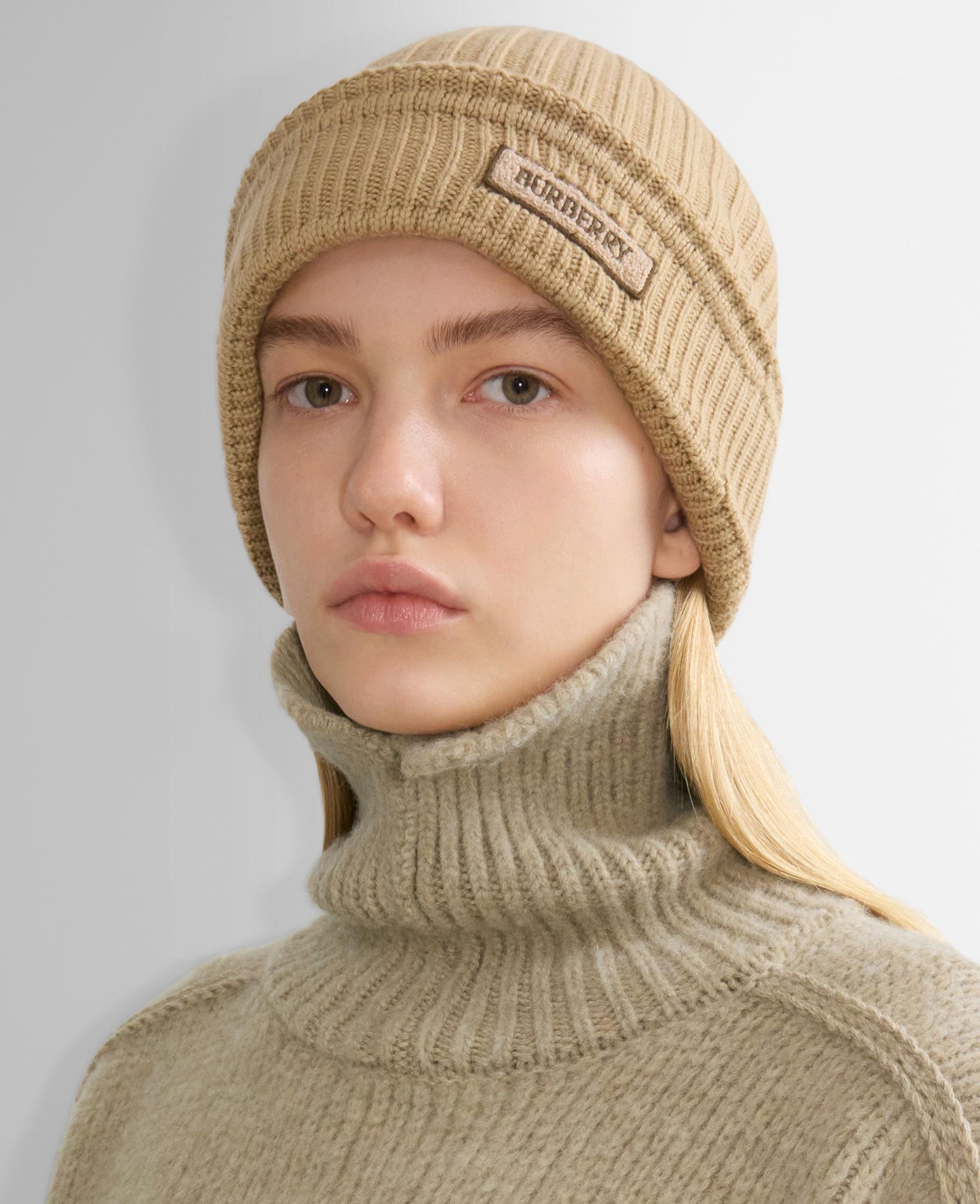 Burberry Logo Wool Erkek Bej Bere