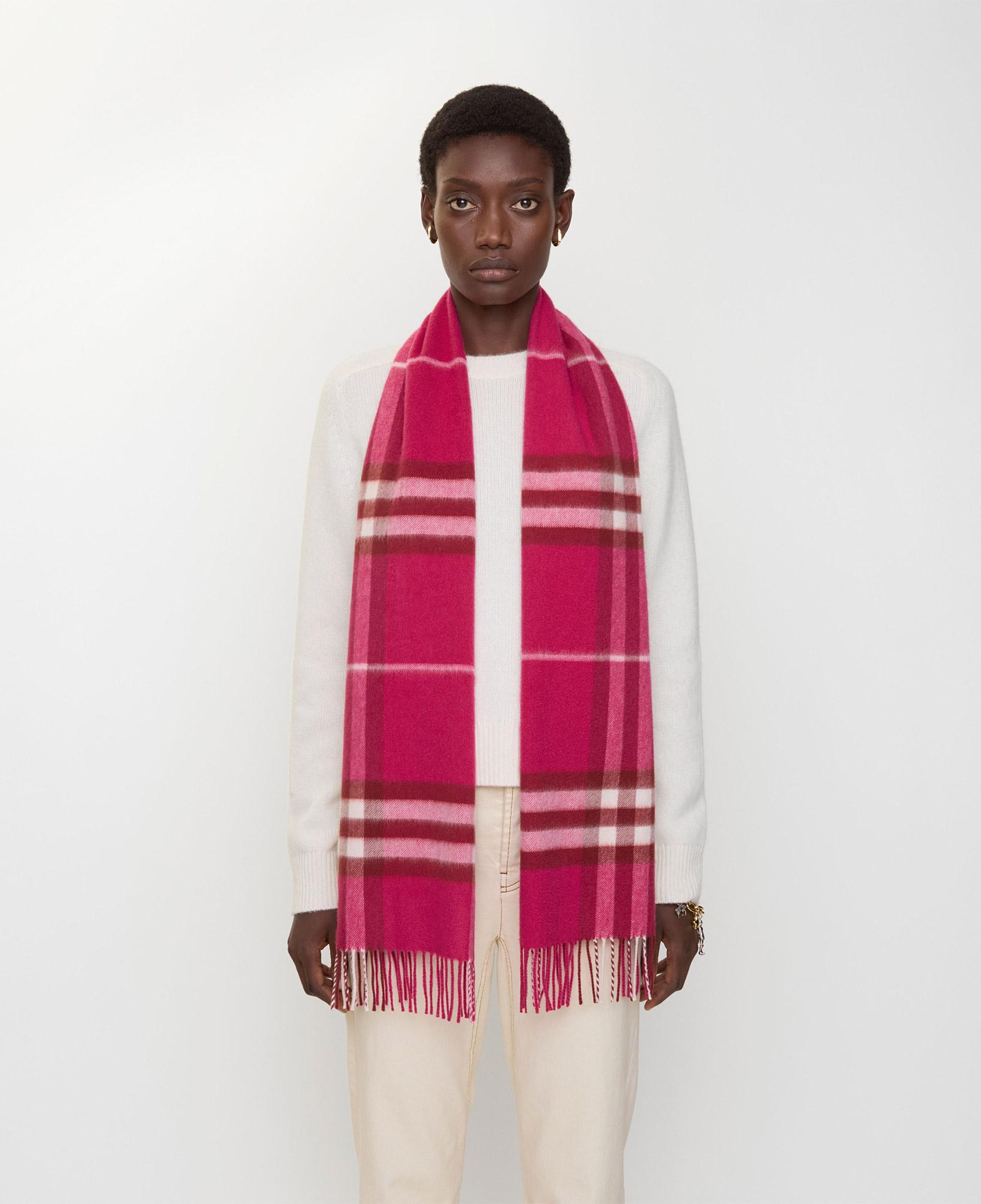 Burberry Giant Check Kadın Pembe Atkı
