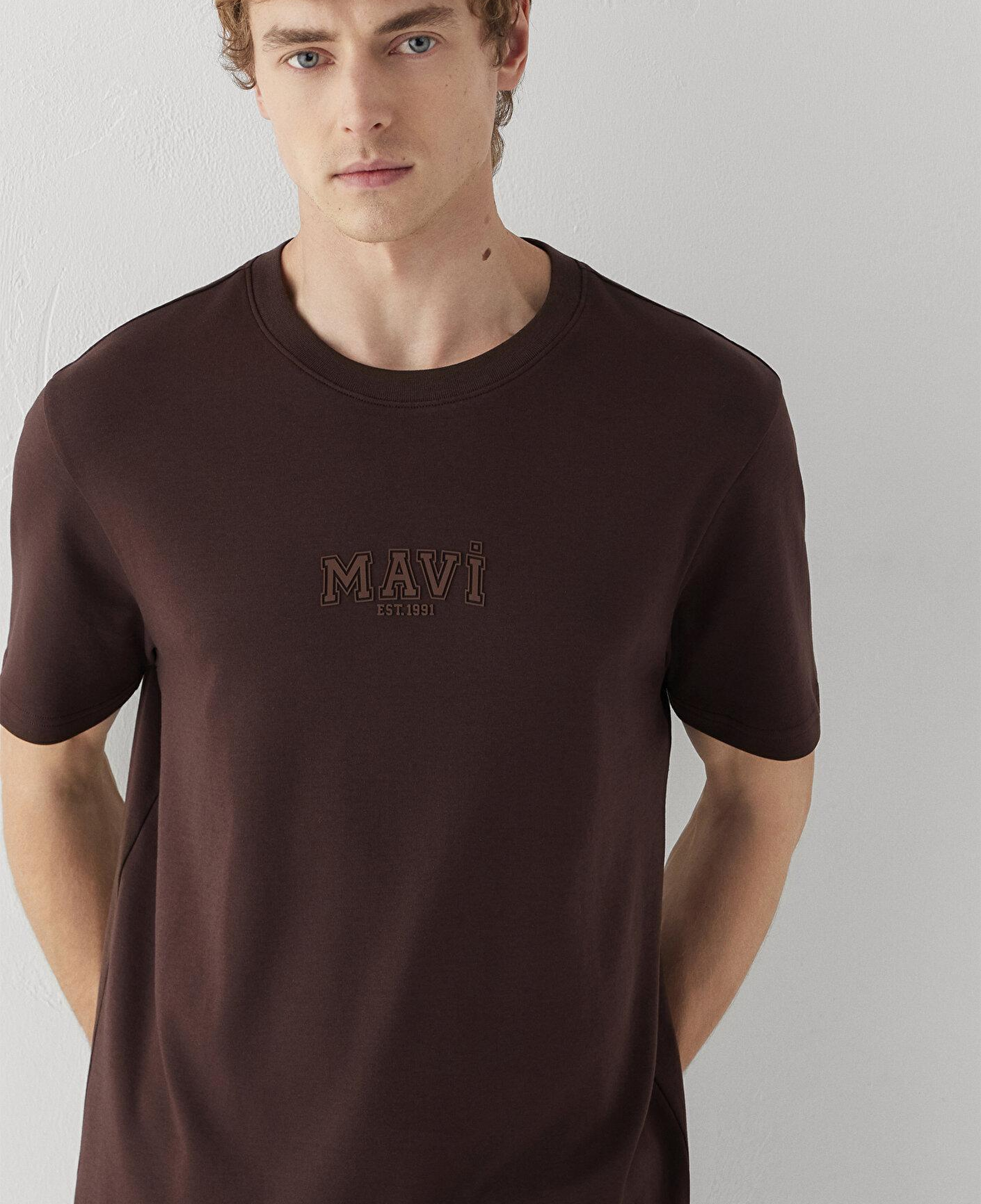 Mavi Mavi Logo Kahverengi Tişört Regular Fit / Normal Kesim 0613662-88083