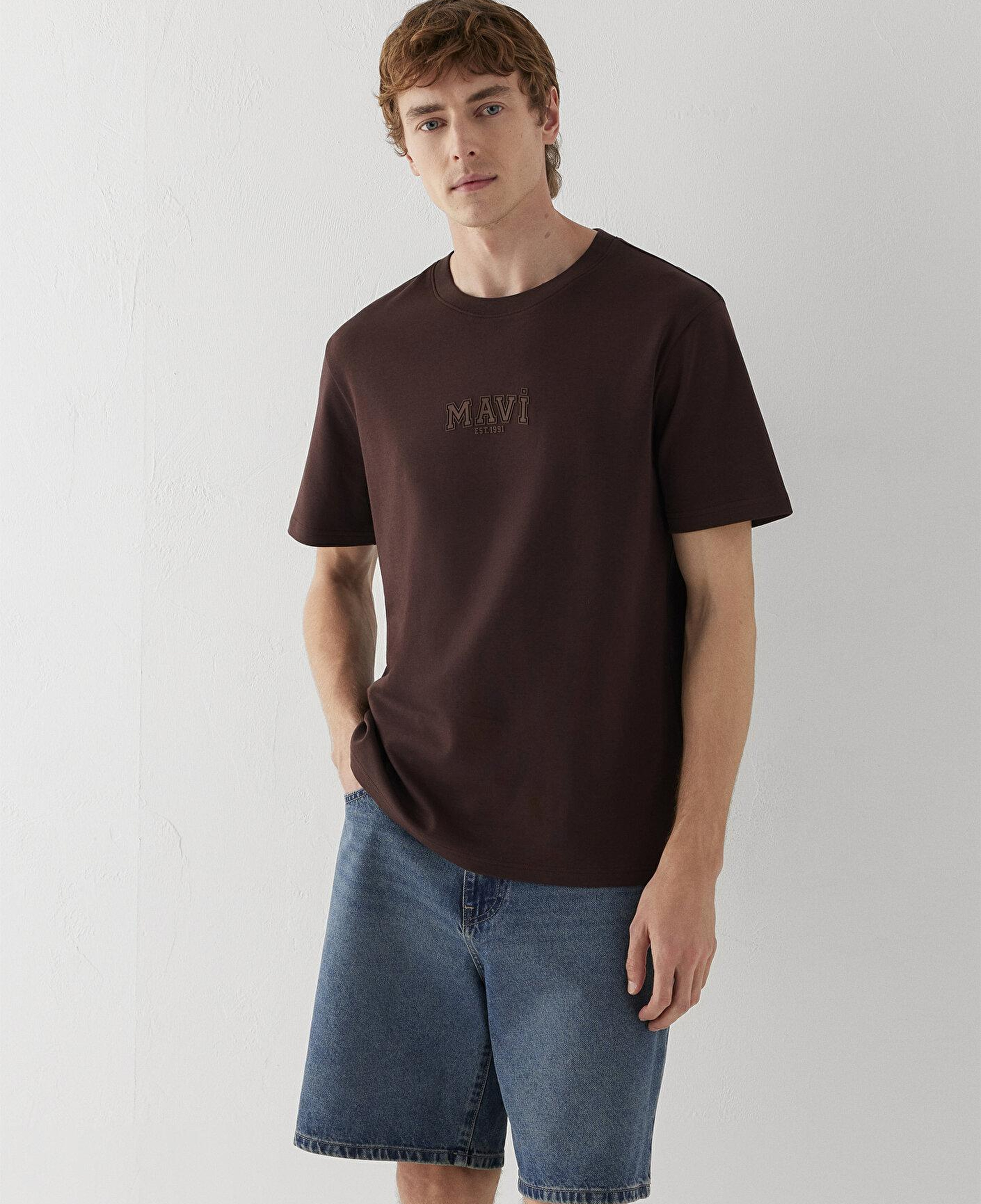 Mavi Mavi Logo Kahverengi Tişört Regular Fit / Normal Kesim 0613662-88083