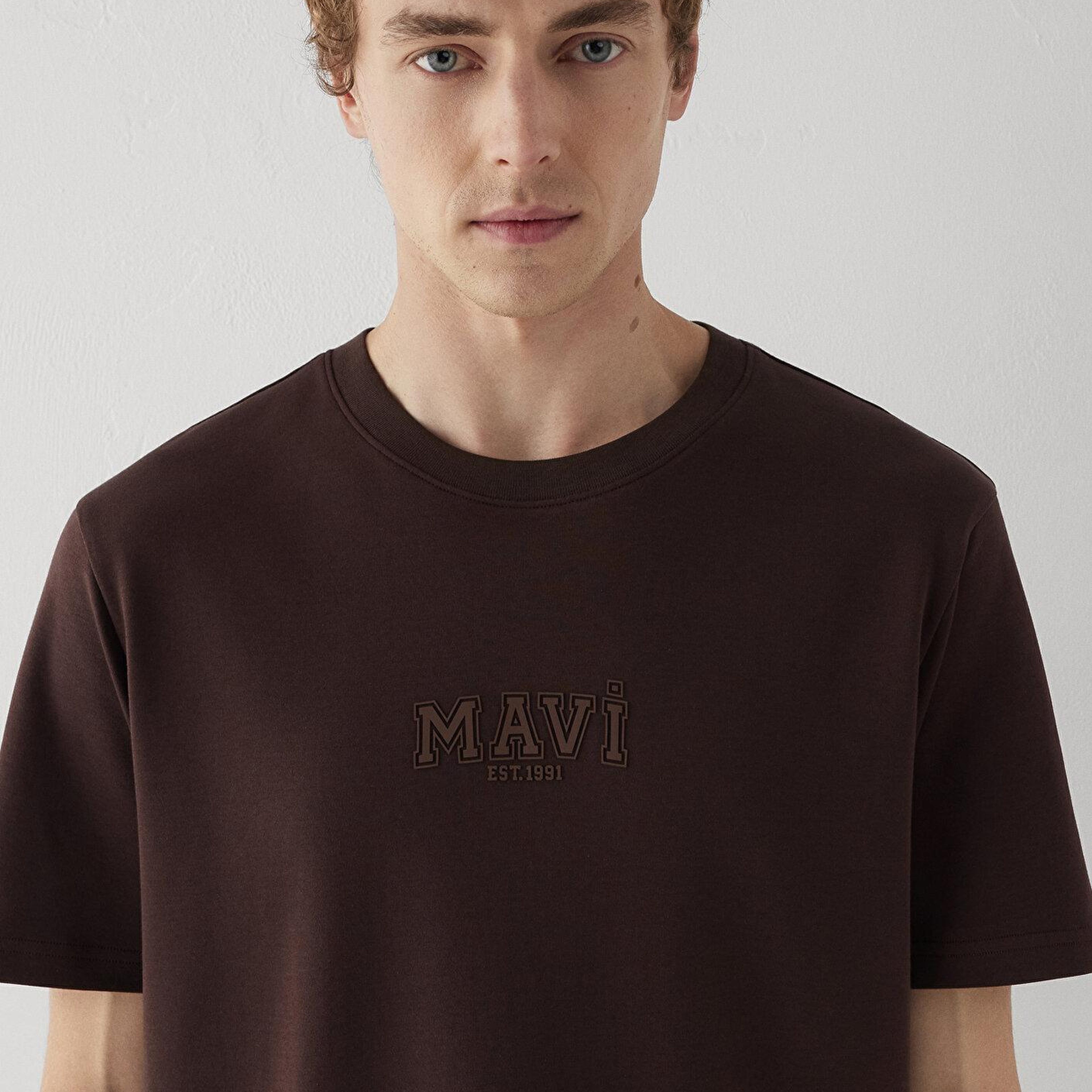 Mavi Mavi Logo Kahverengi Tişört Regular Fit / Normal Kesim 0613662-88083