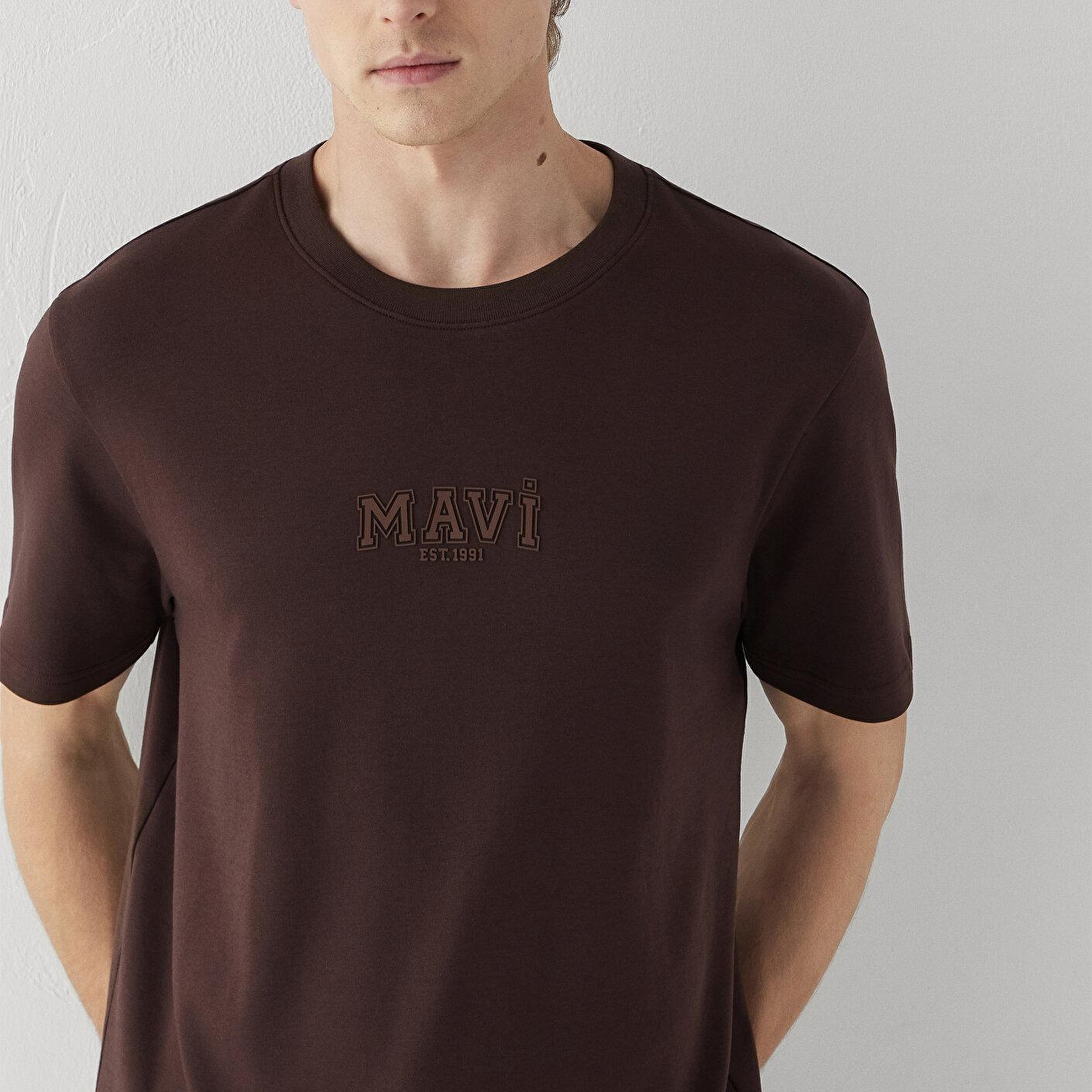 Mavi Mavi Logo Kahverengi Tişört Regular Fit / Normal Kesim 0613662-88083