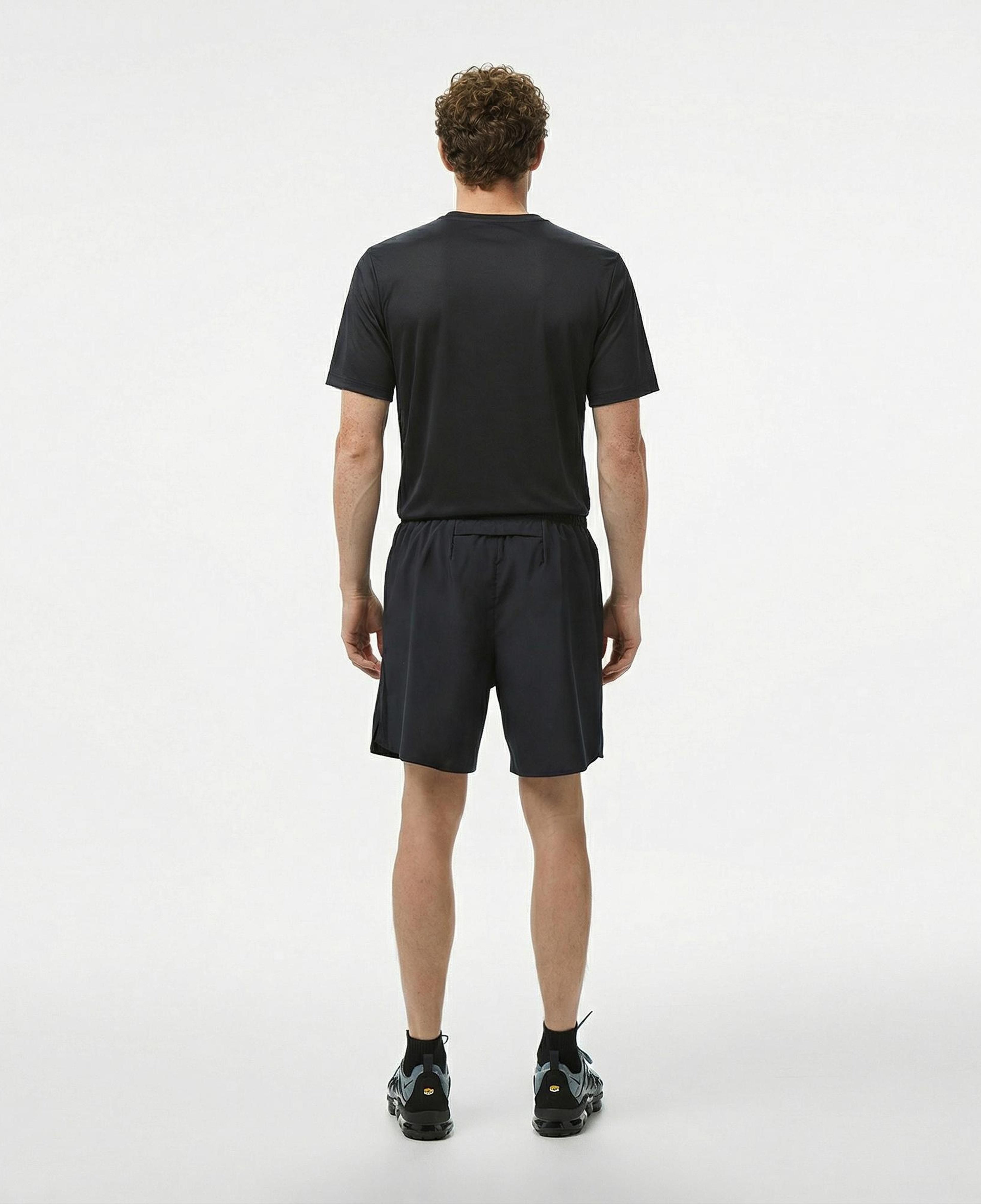 Nike Dri-Fit Challenger 18cm Erkek Siyah Şort