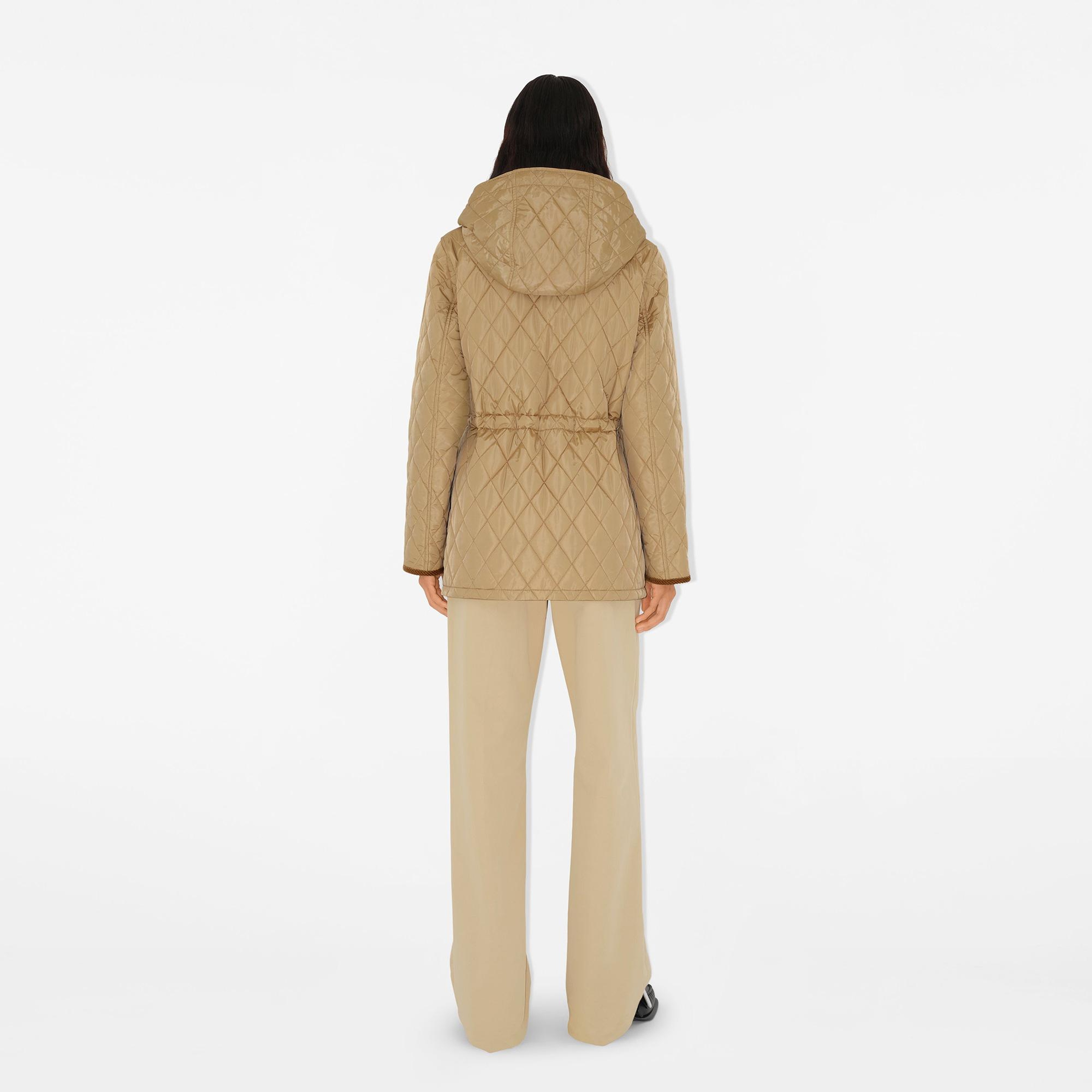 Burberry Kadın Bej Mont