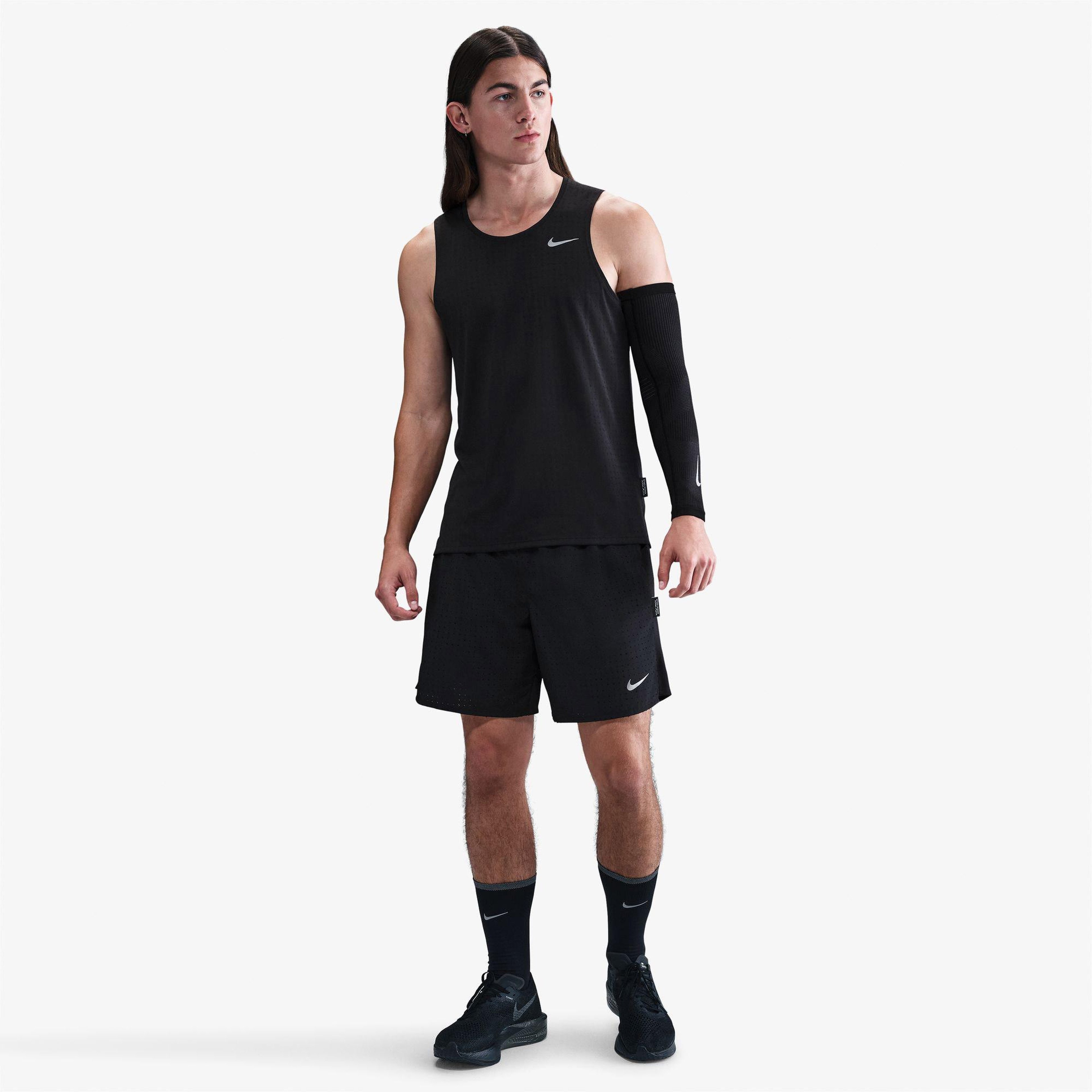 Nike Dri-Fit Breathe Miler Erkek Siyah Kolsuz T-Shirt