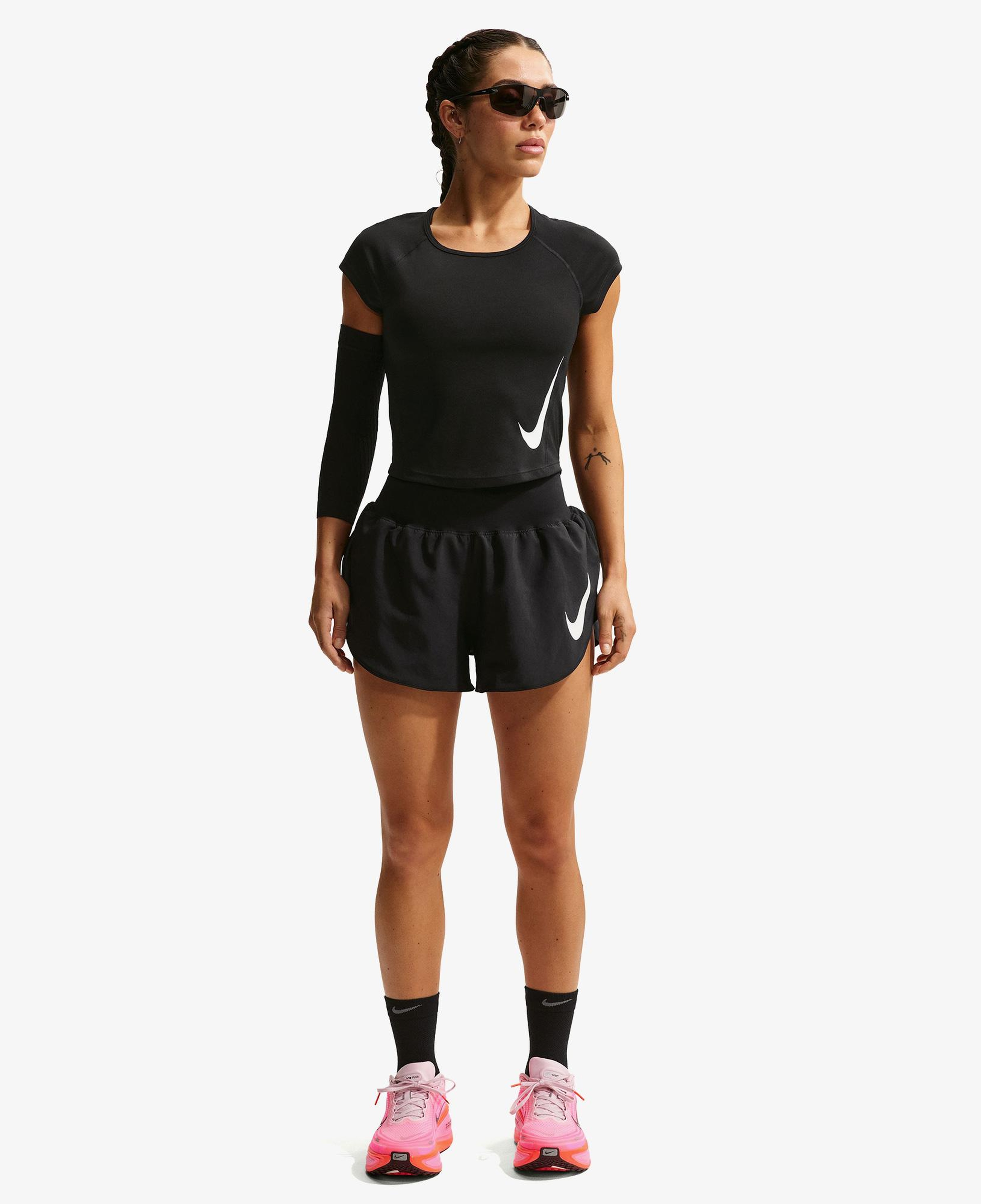 Nike Dri-Fit Tempo Flow Swoosh Kadın Siyah Şort