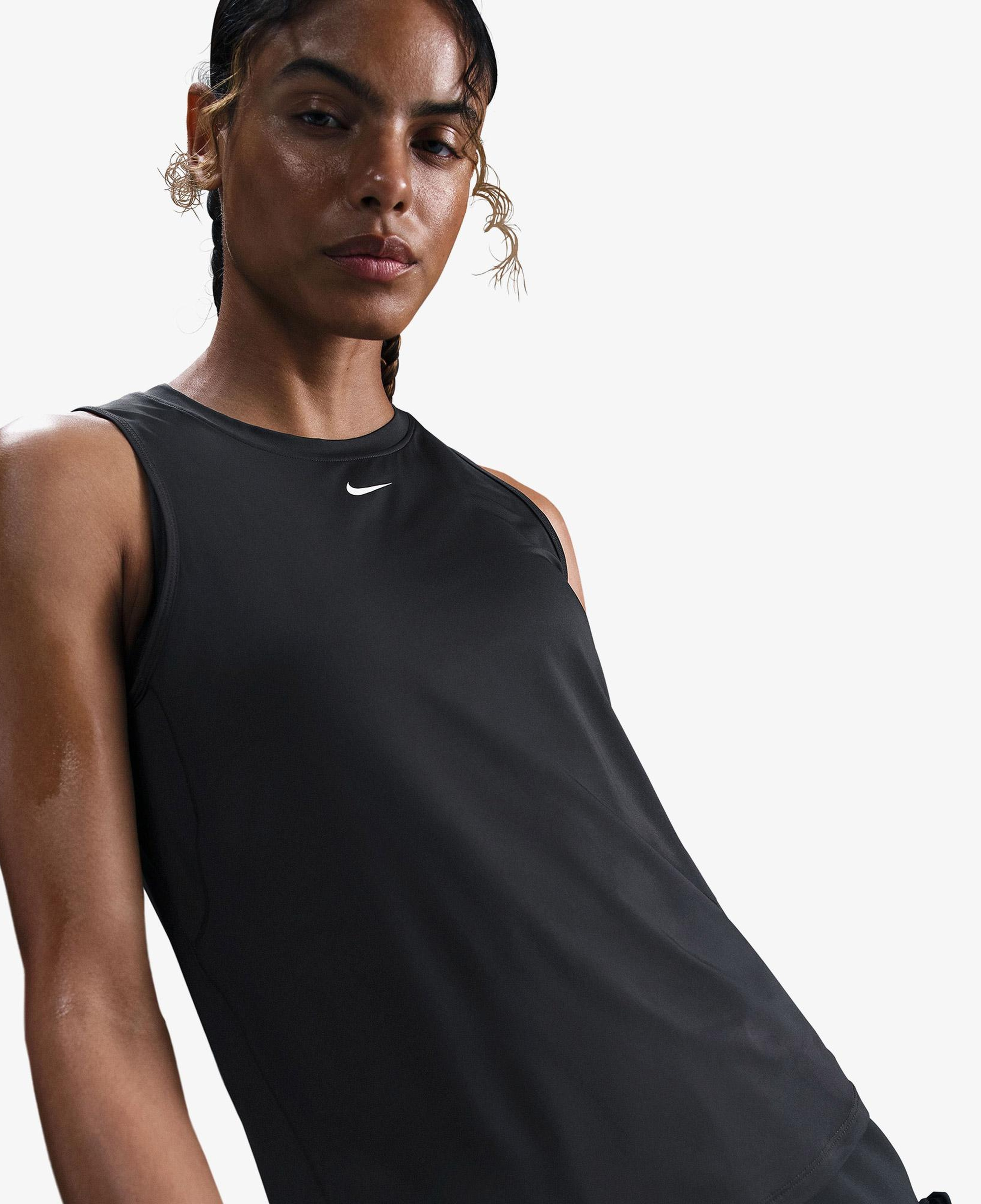 Nike One Classic Dri-Fit Kadın Siyah Kolsuz T-Shirt