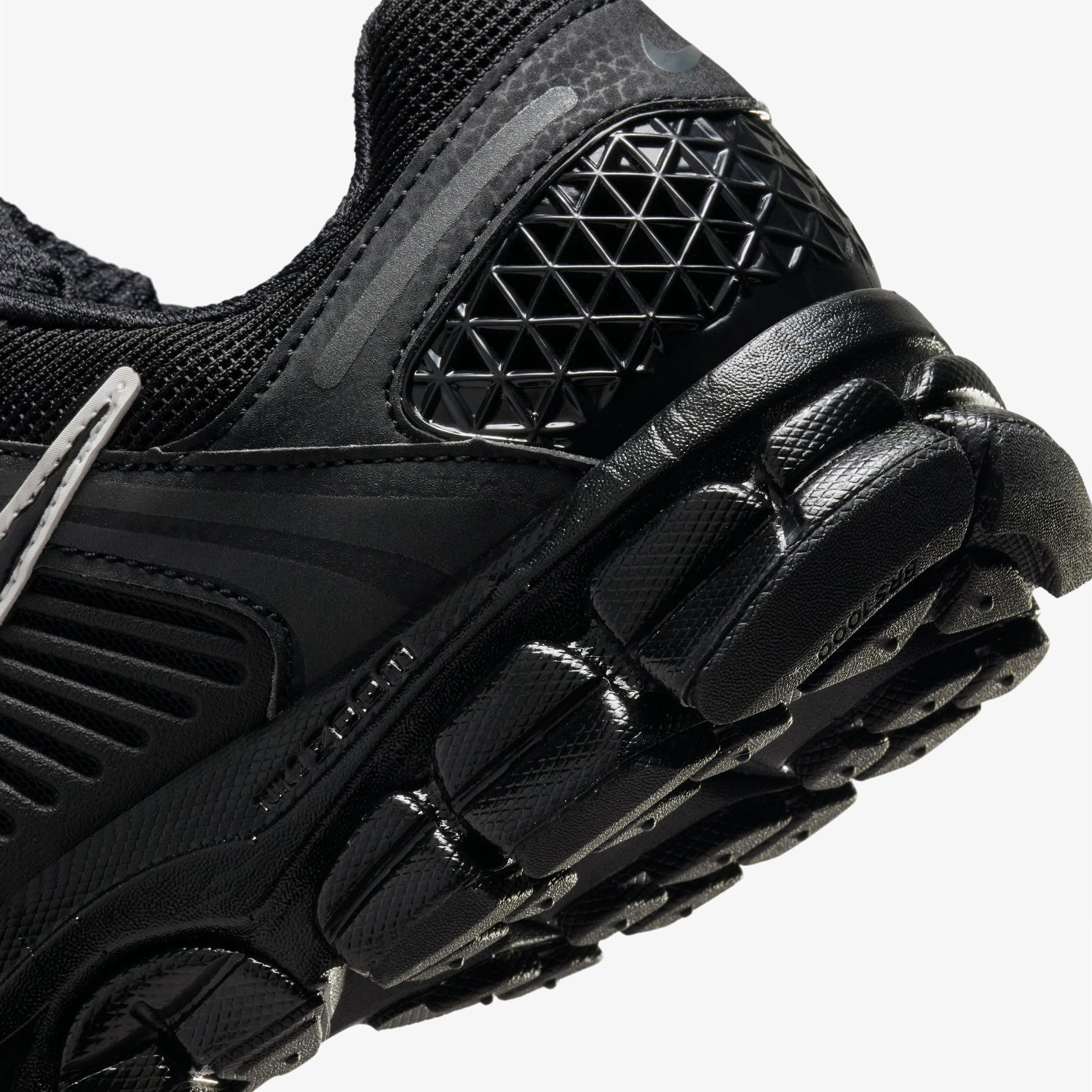 Nike Zoom Vomero 5 Kadın Siyah Spor Ayakkabı