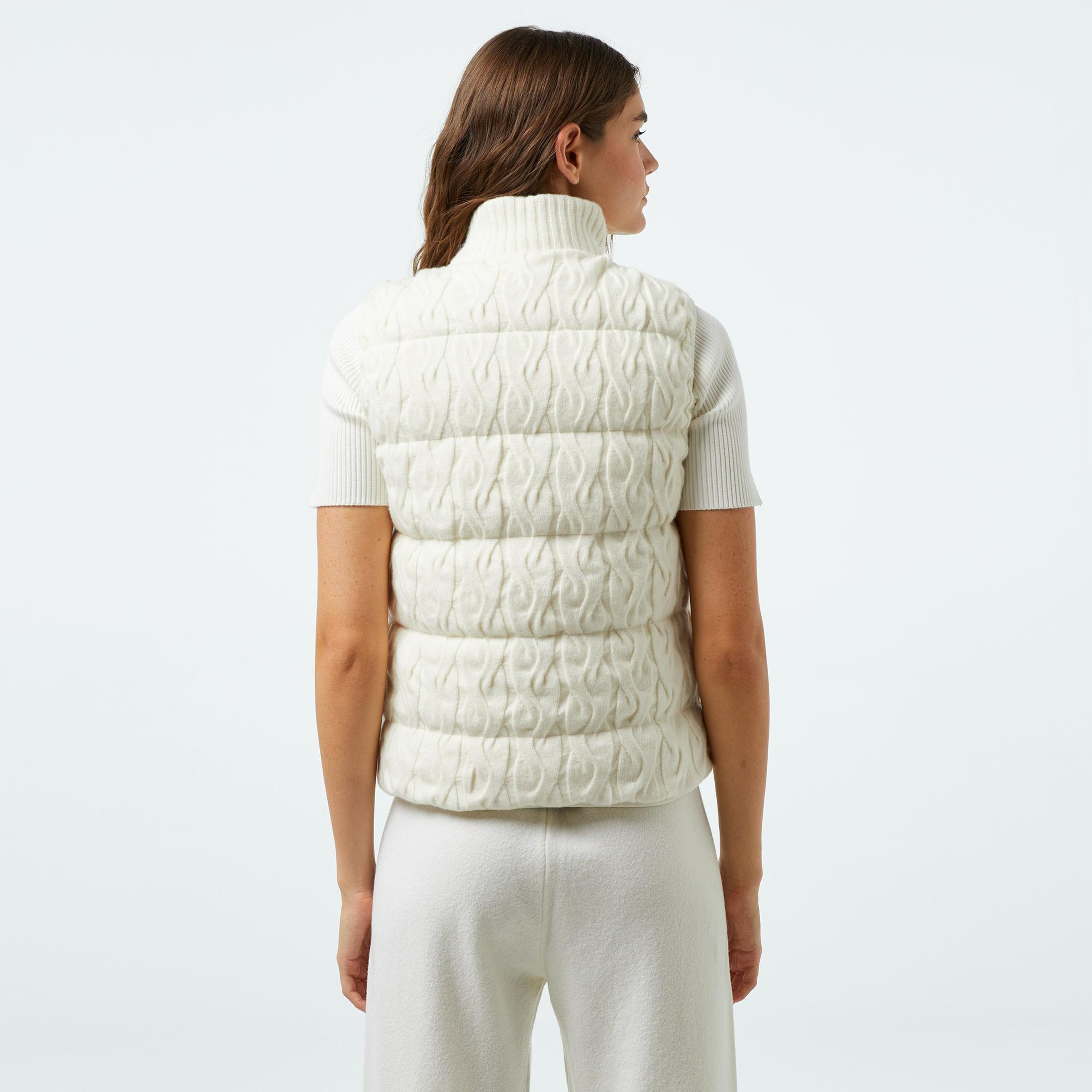 Lacoste Kadın Kapitone Regular Fit Dik Yaka Çift Taraflı Beyaz Yelek