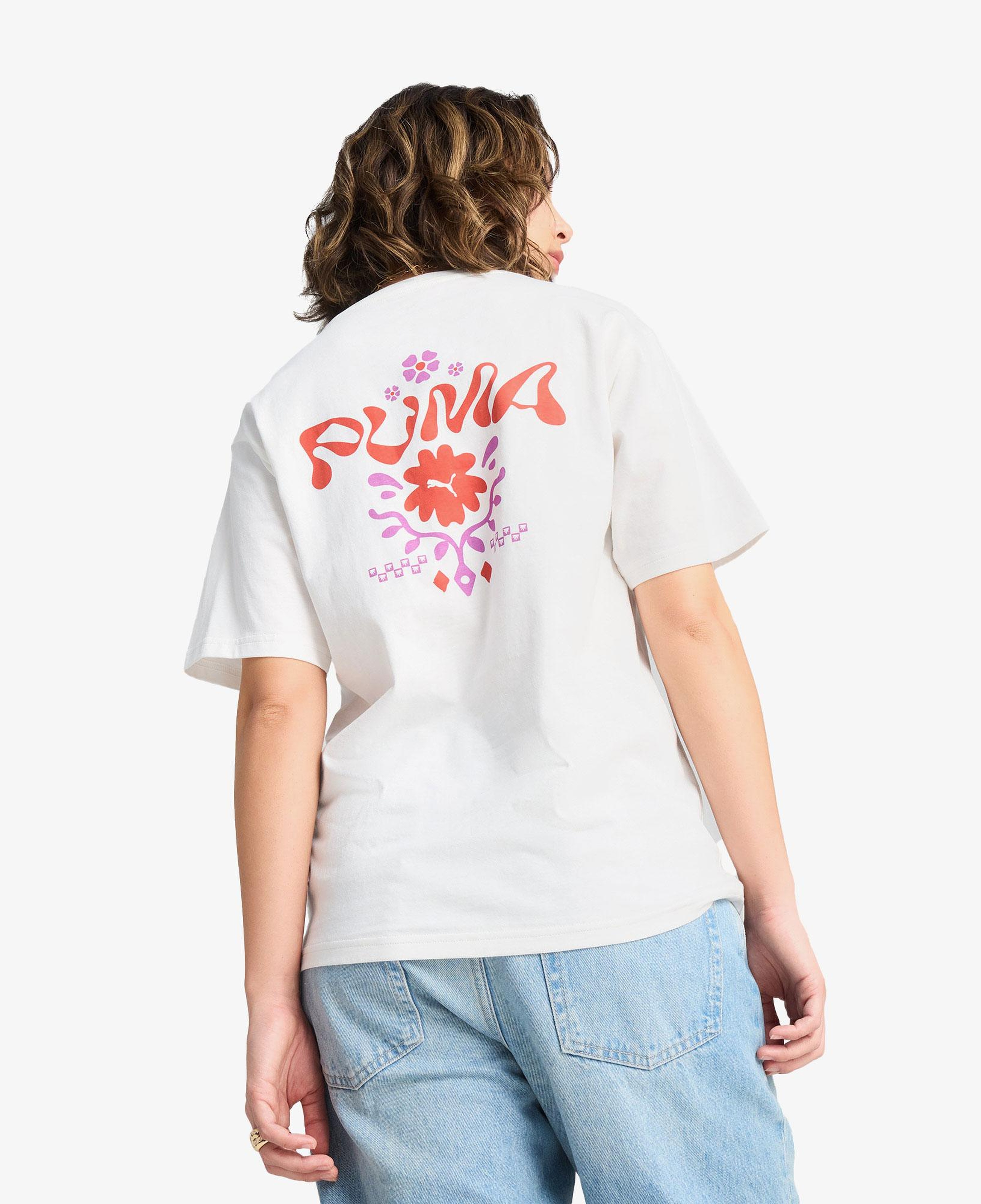 Puma Wardrobe Ess Graphic Kadın Beyaz T-Shirt