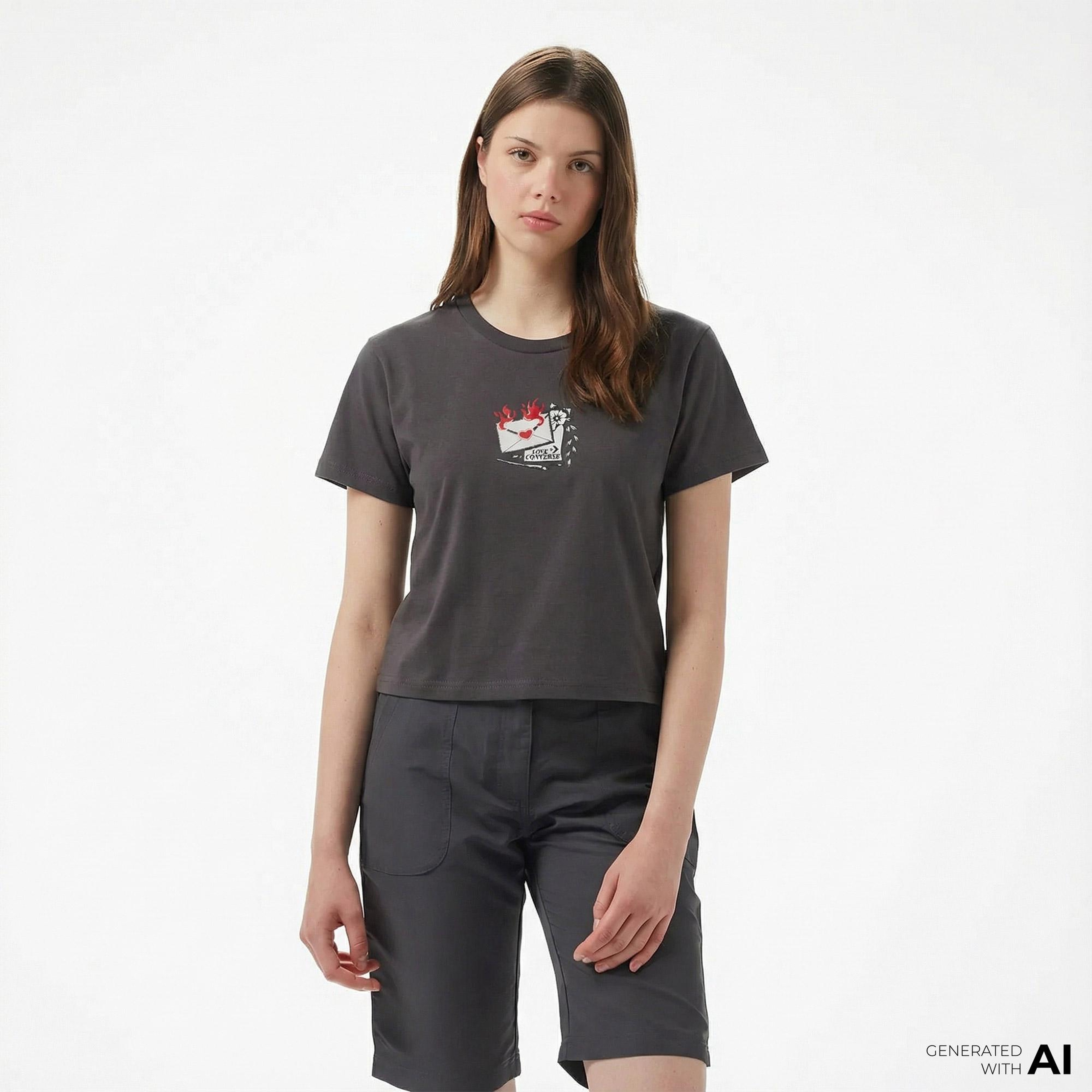 Converse Classic Kadın Slim Fit Baskılı Siyah T-Shirt