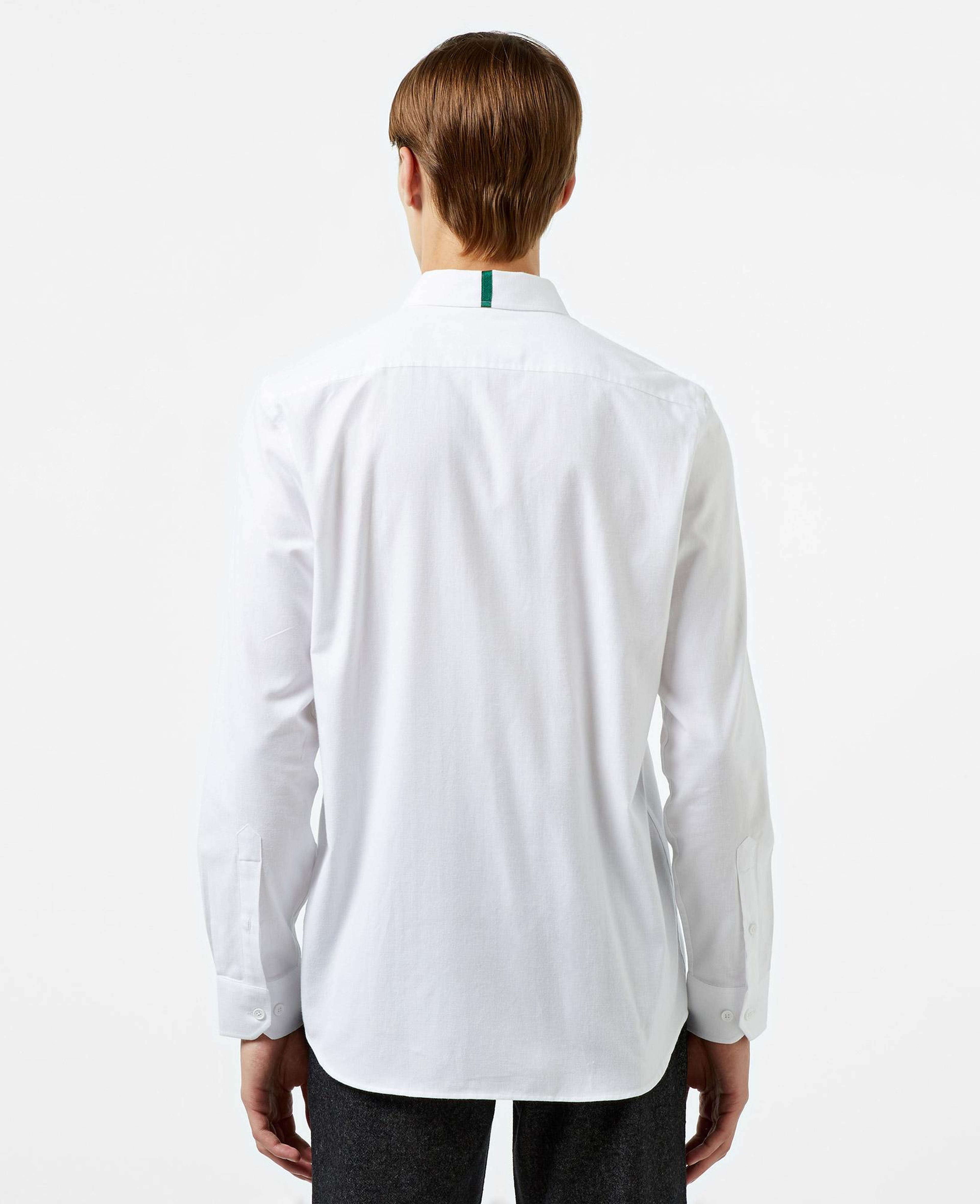 Erkek Slim Fit Düğmeli Yaka Beyaz Gömlek