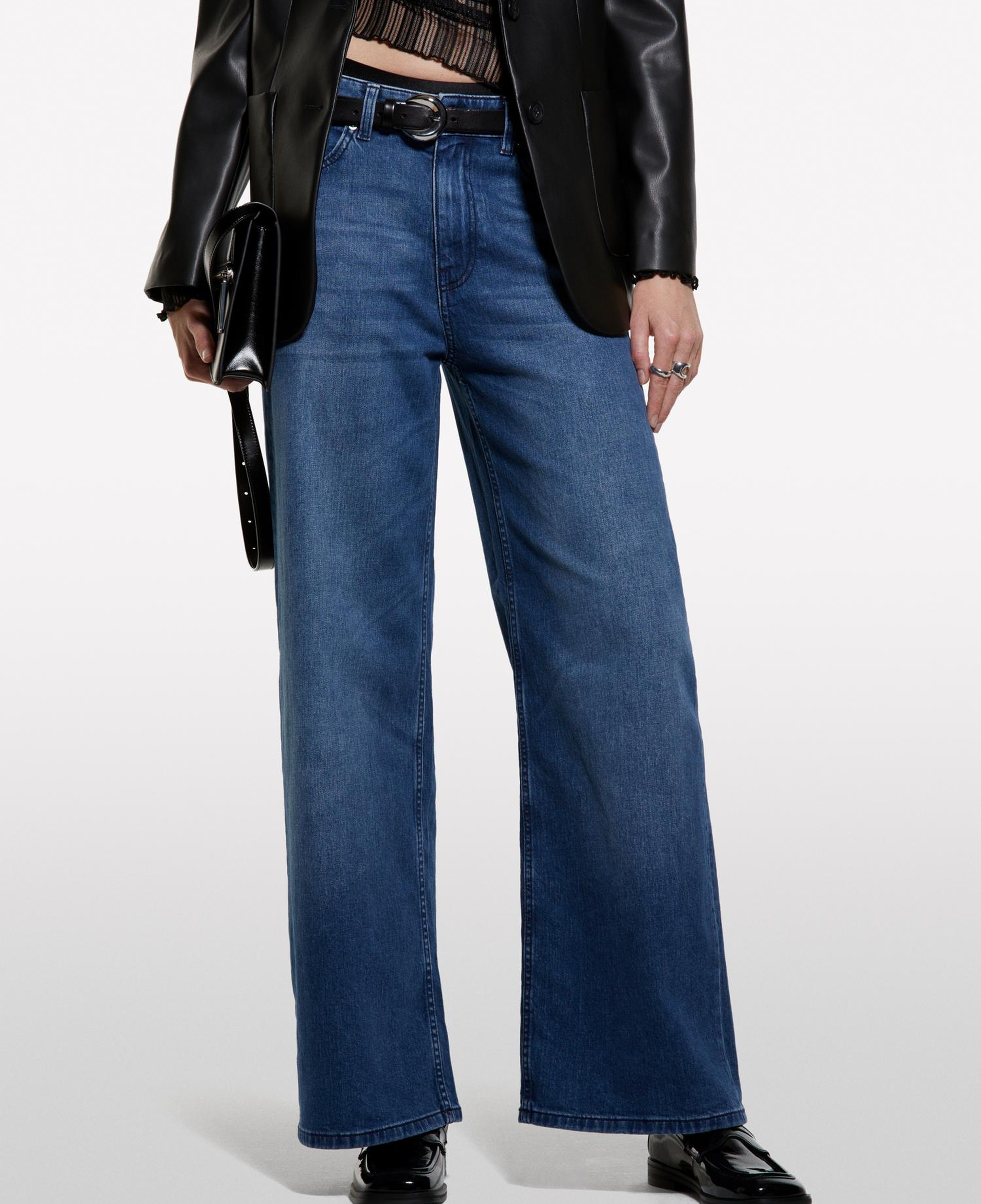 Kadın Koyu Mavi Pamuk Karışımlı Taş Yıkama Wide Fit Denim Pantolon