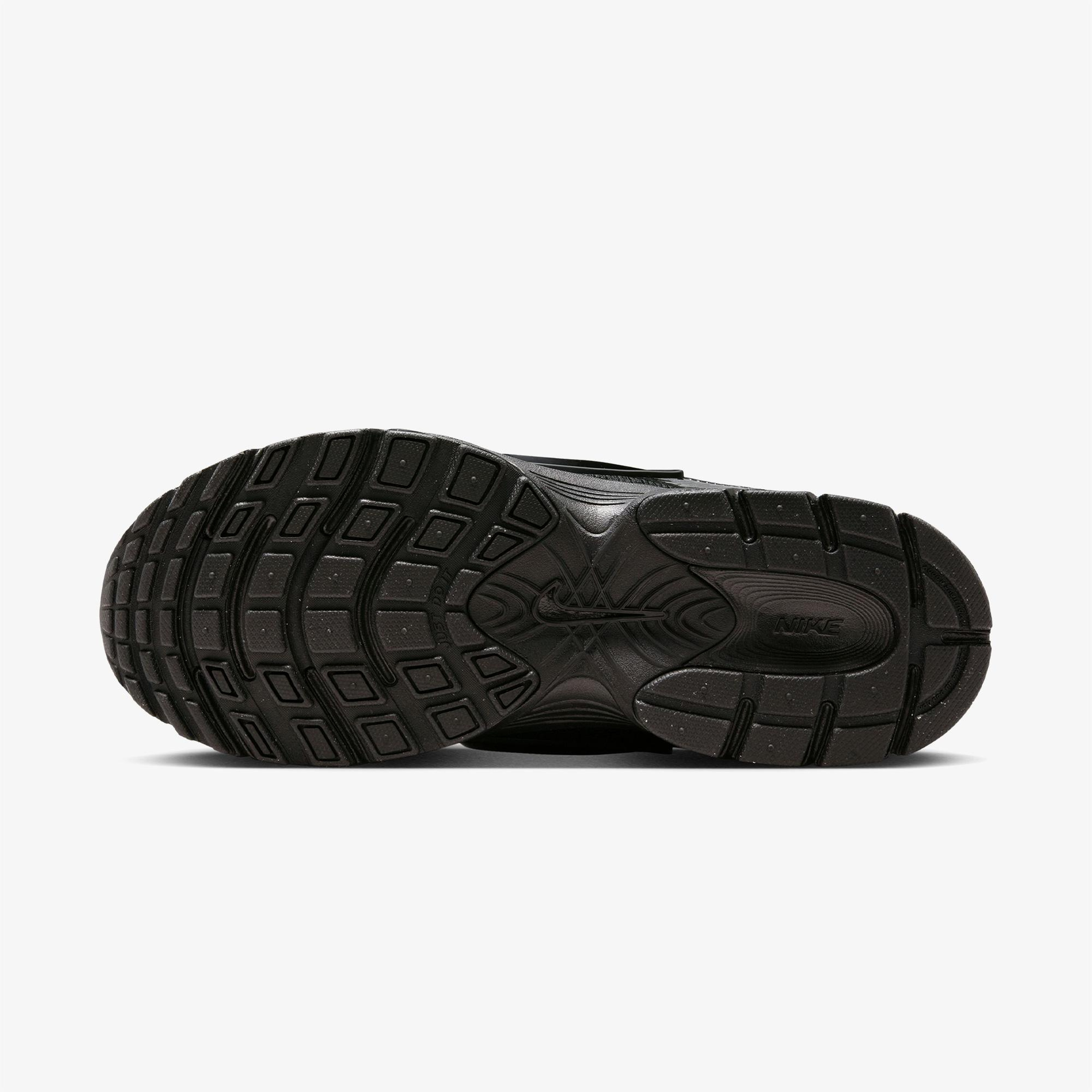 Nike V5 RNR Kadın Siyah Spor Ayakkabı