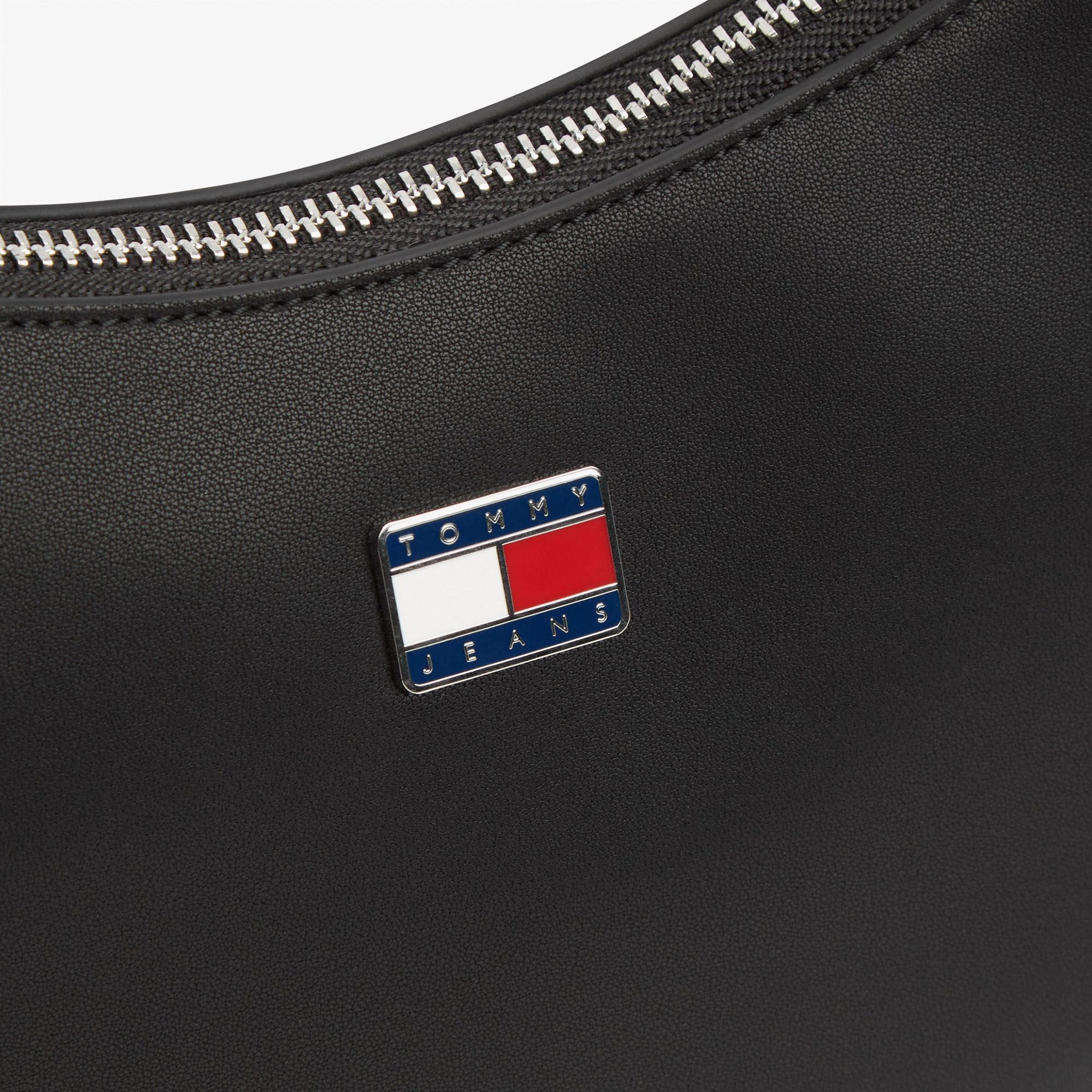 Tommy Hilfiger Daily Elevated Kadın Siyah Omuz Çantası