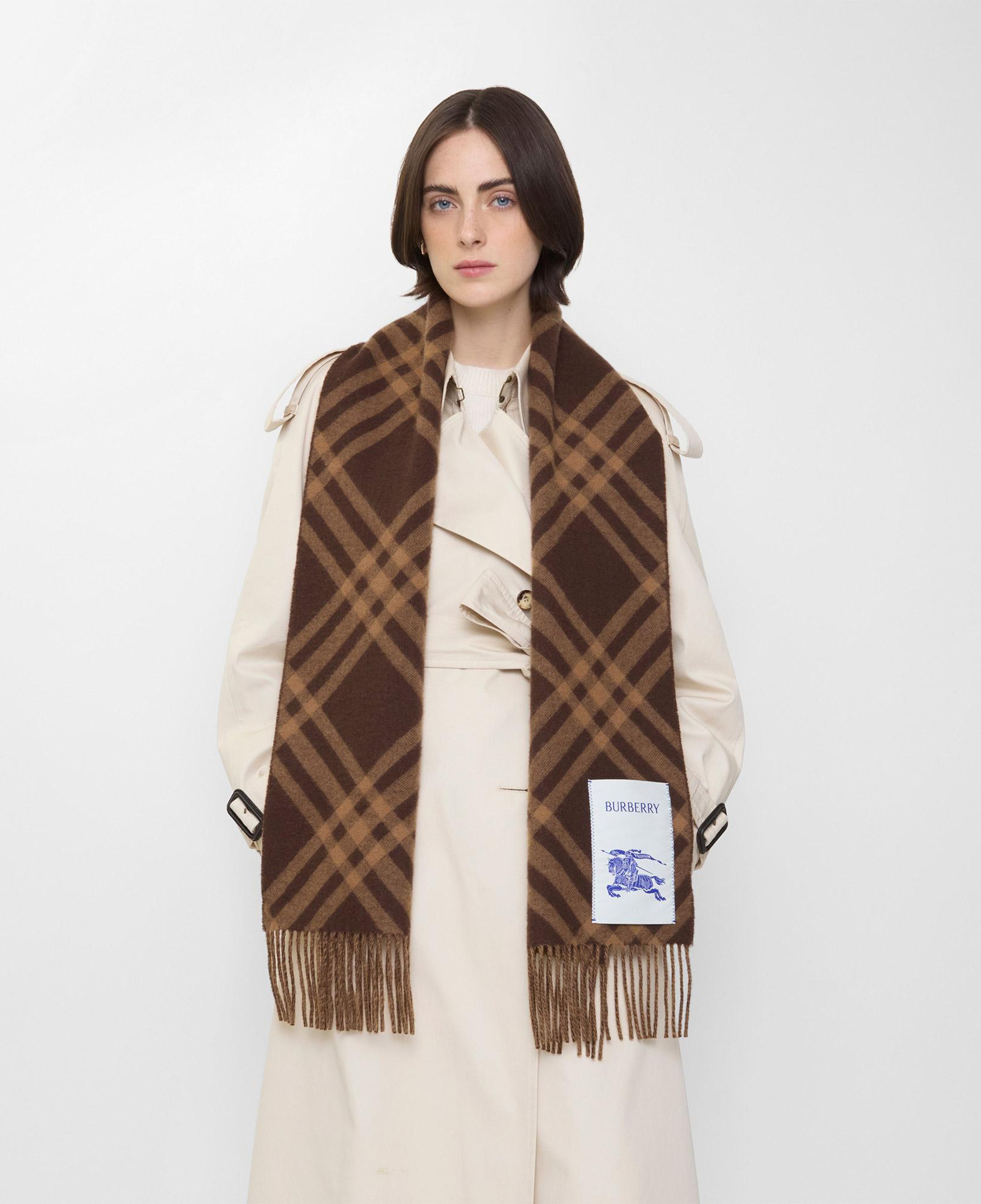 Burberry Tbar Bias Kadın Kahverengi Atkı