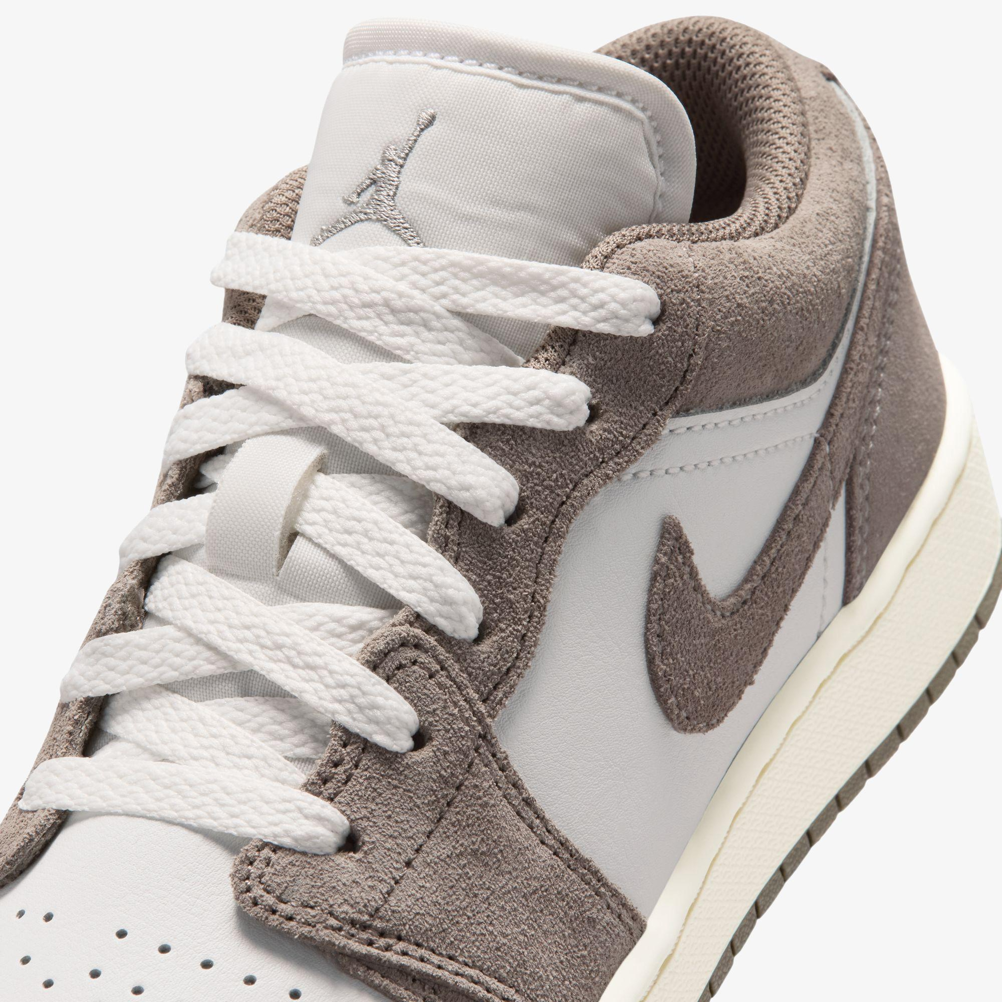 Jordan Air 1 Low Bej Spor Ayakkabı