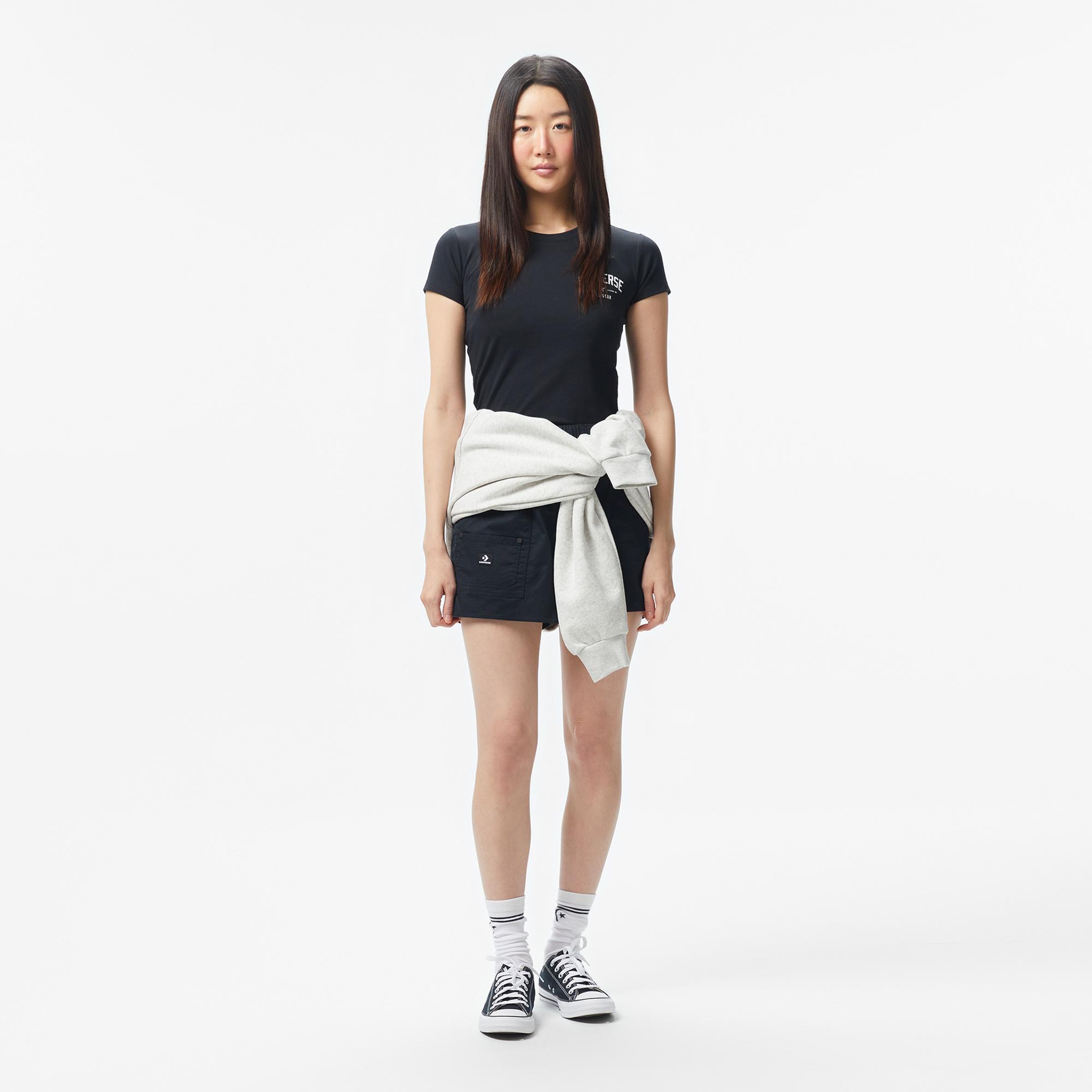 Converse Kadın Slim Fit Baskılı Siyah T-Shirt