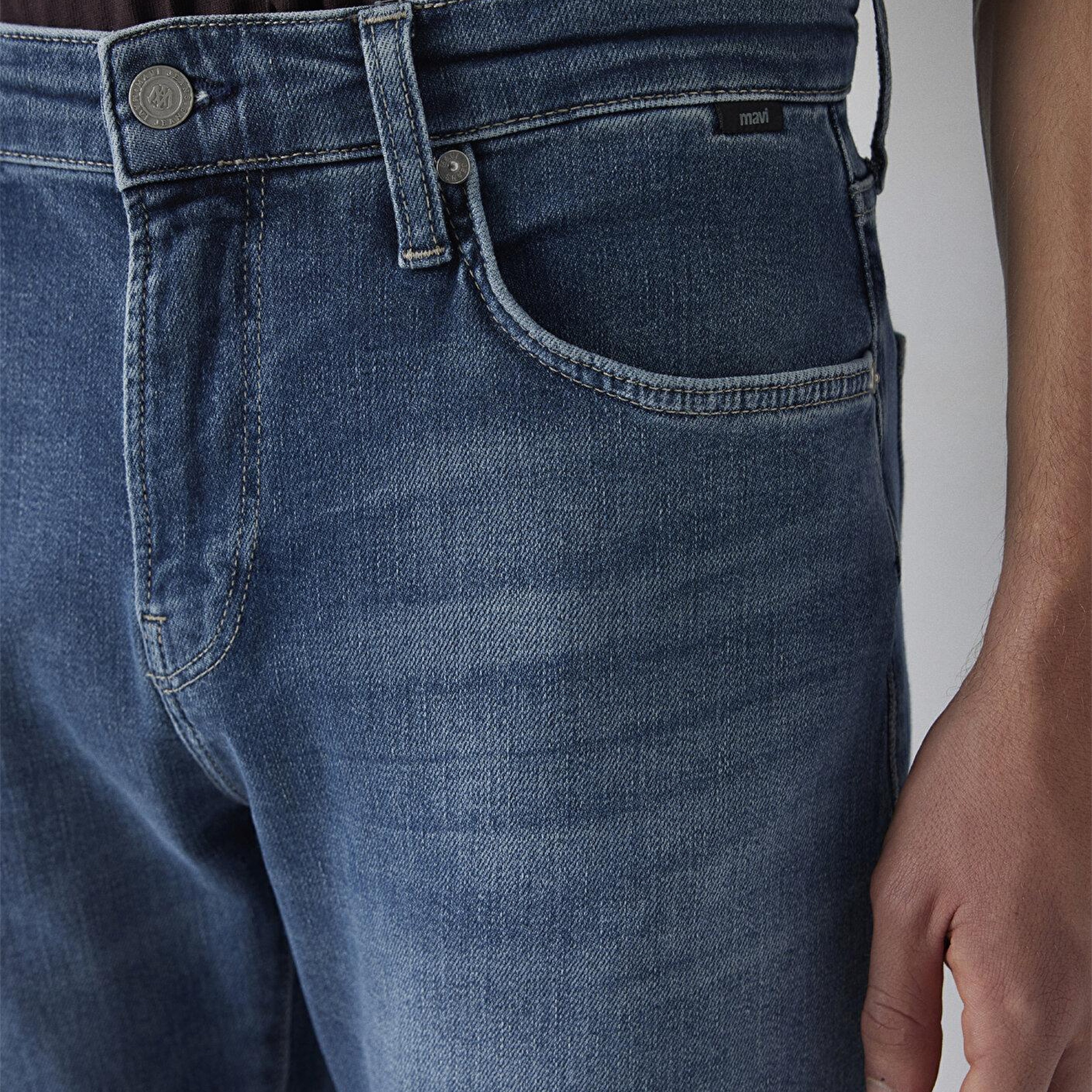 Mavi Lisbon Classic Denim Koyu Indigo Mavisi Jean Pantolon 0010039-A3934