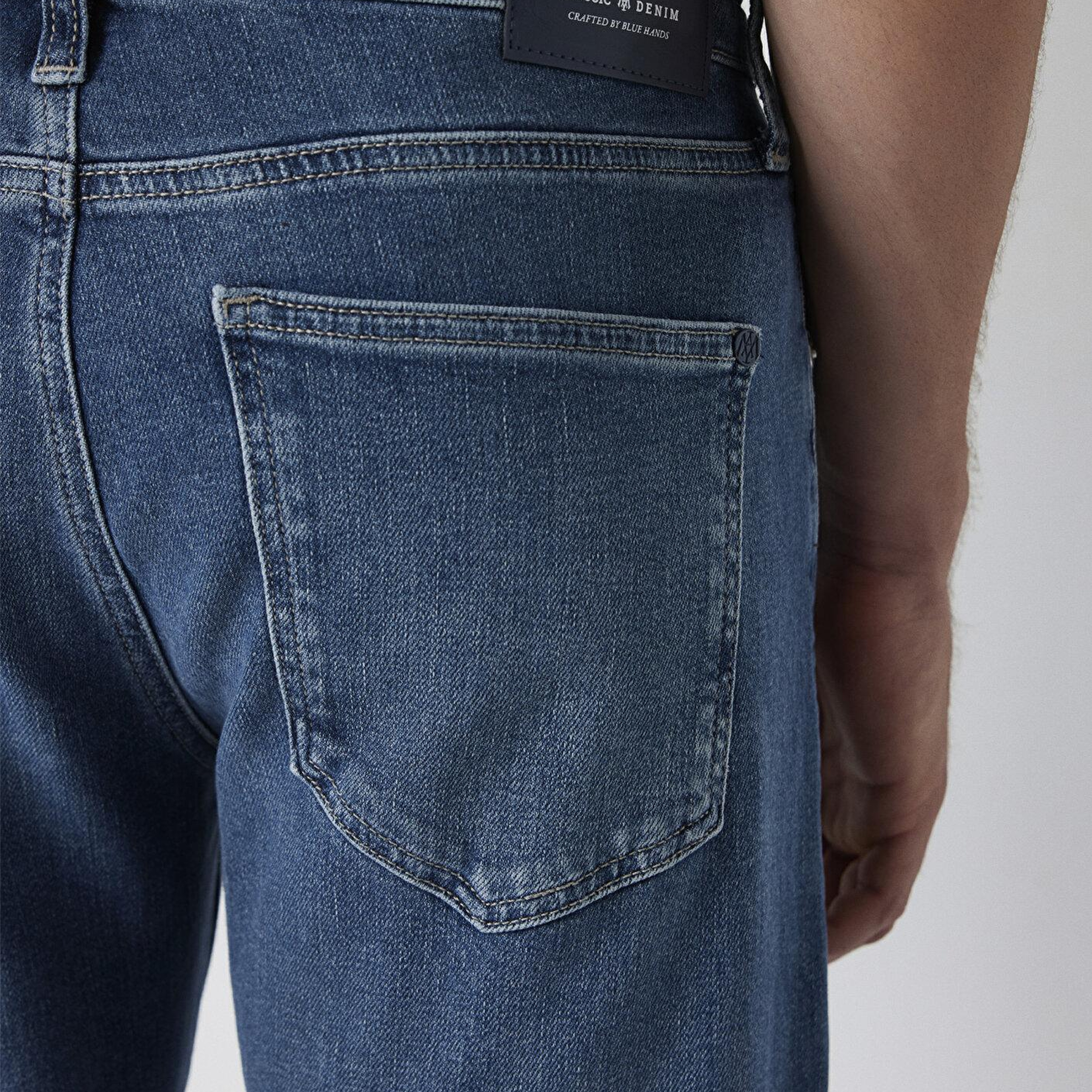 Mavi Lisbon Classic Denim Koyu Indigo Mavisi Jean Pantolon 0010039-A3934