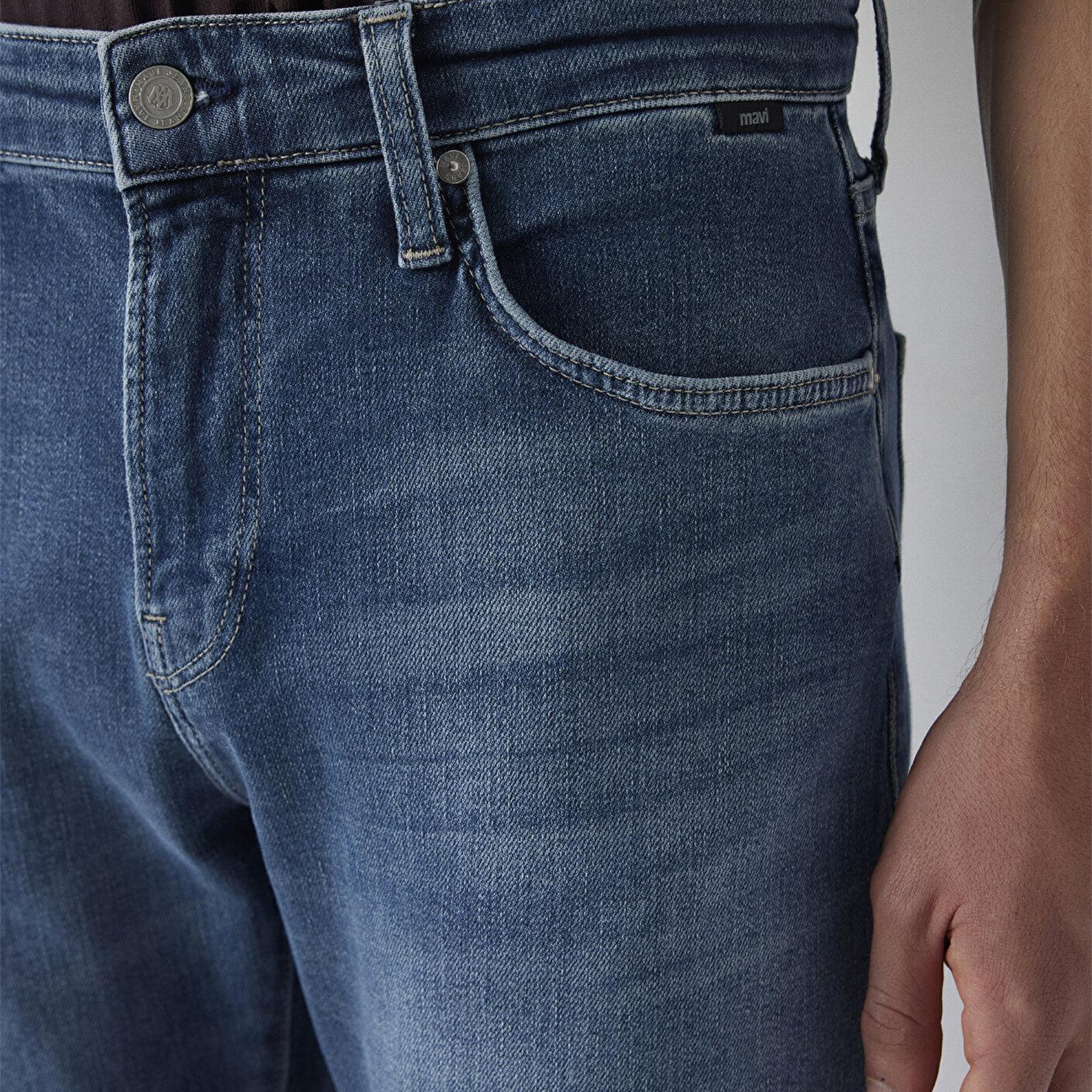 Mavi Lisbon Classic Denim Koyu Indigo Mavisi Jean Pantolon 0010039-A3934