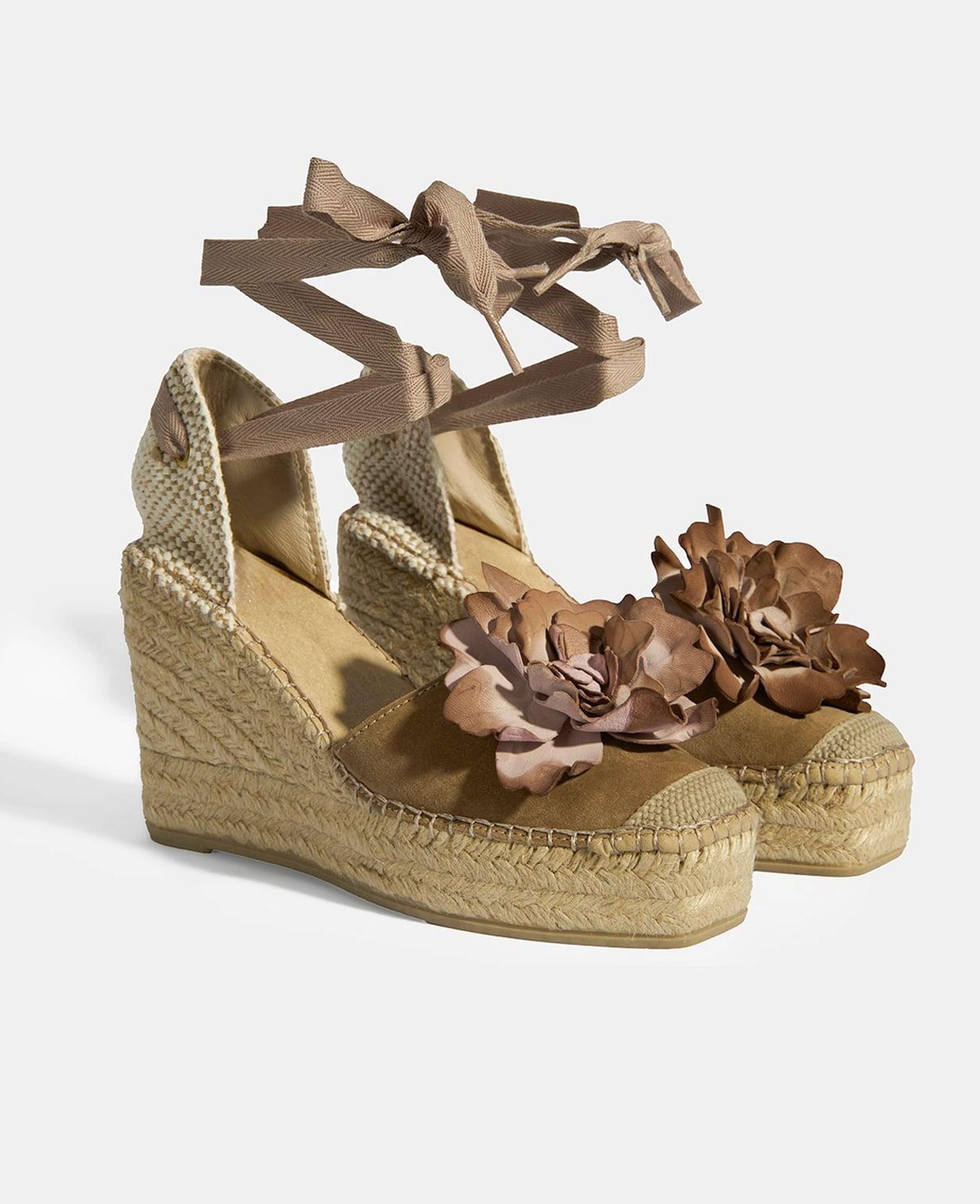 Limited Edition Bej Kadın Çiçek Aksesuarlı Jüt Bağcıklı Dolgu Topuklu Süet Espadril