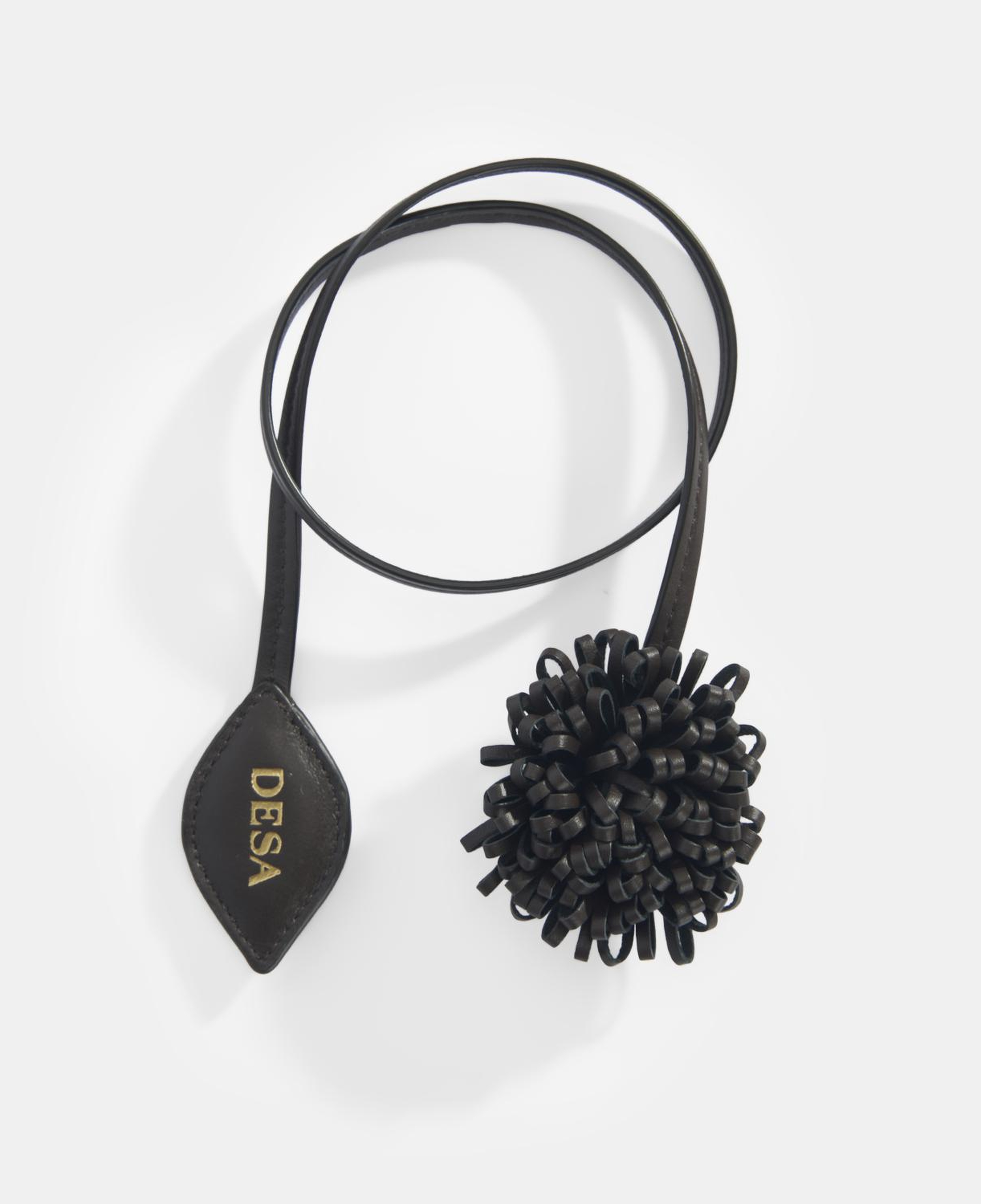 Kahve Çiçek Figürlü Monogram Detaylı Deri Charm