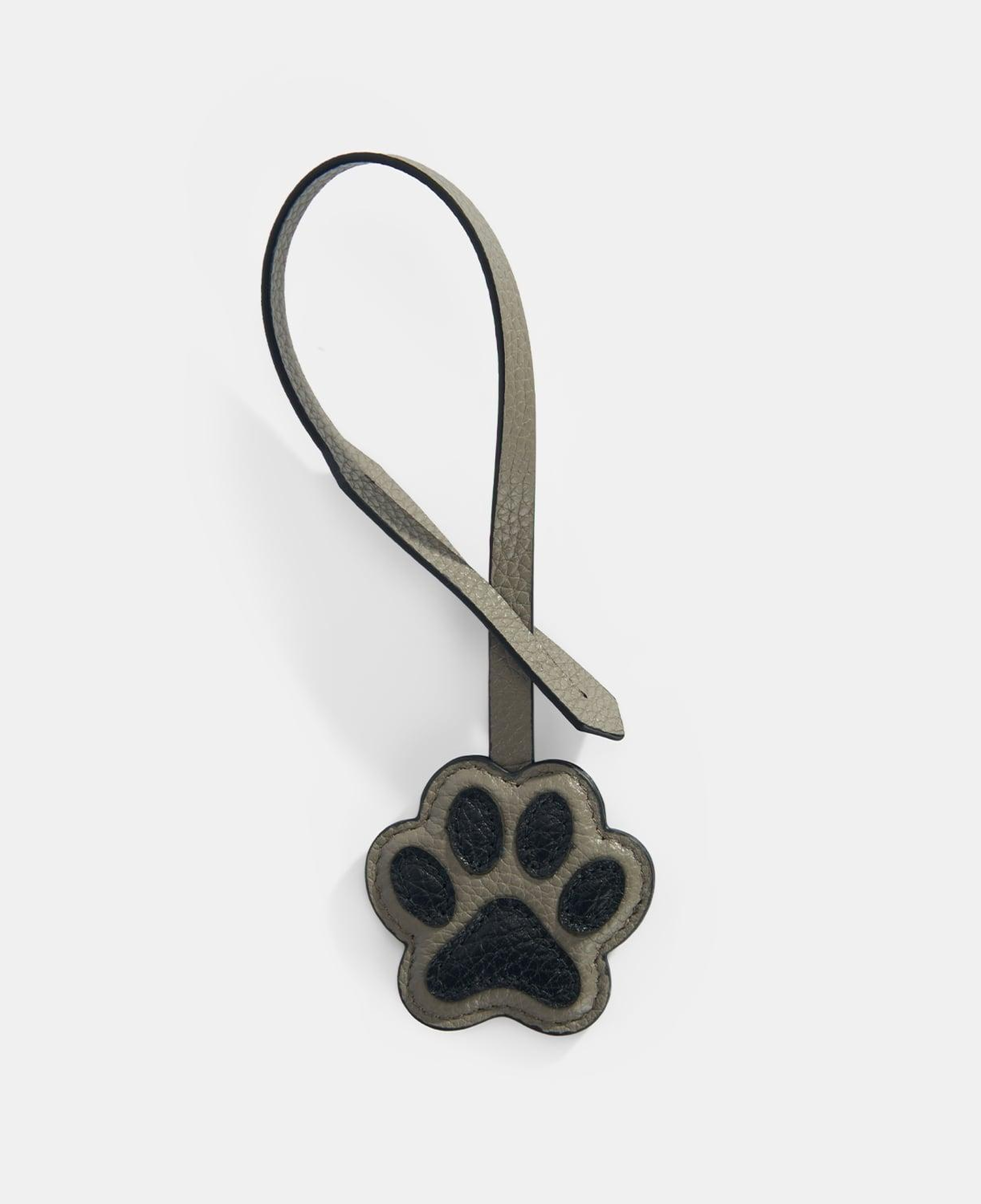 Gri Pati Figürlü Deri Charm