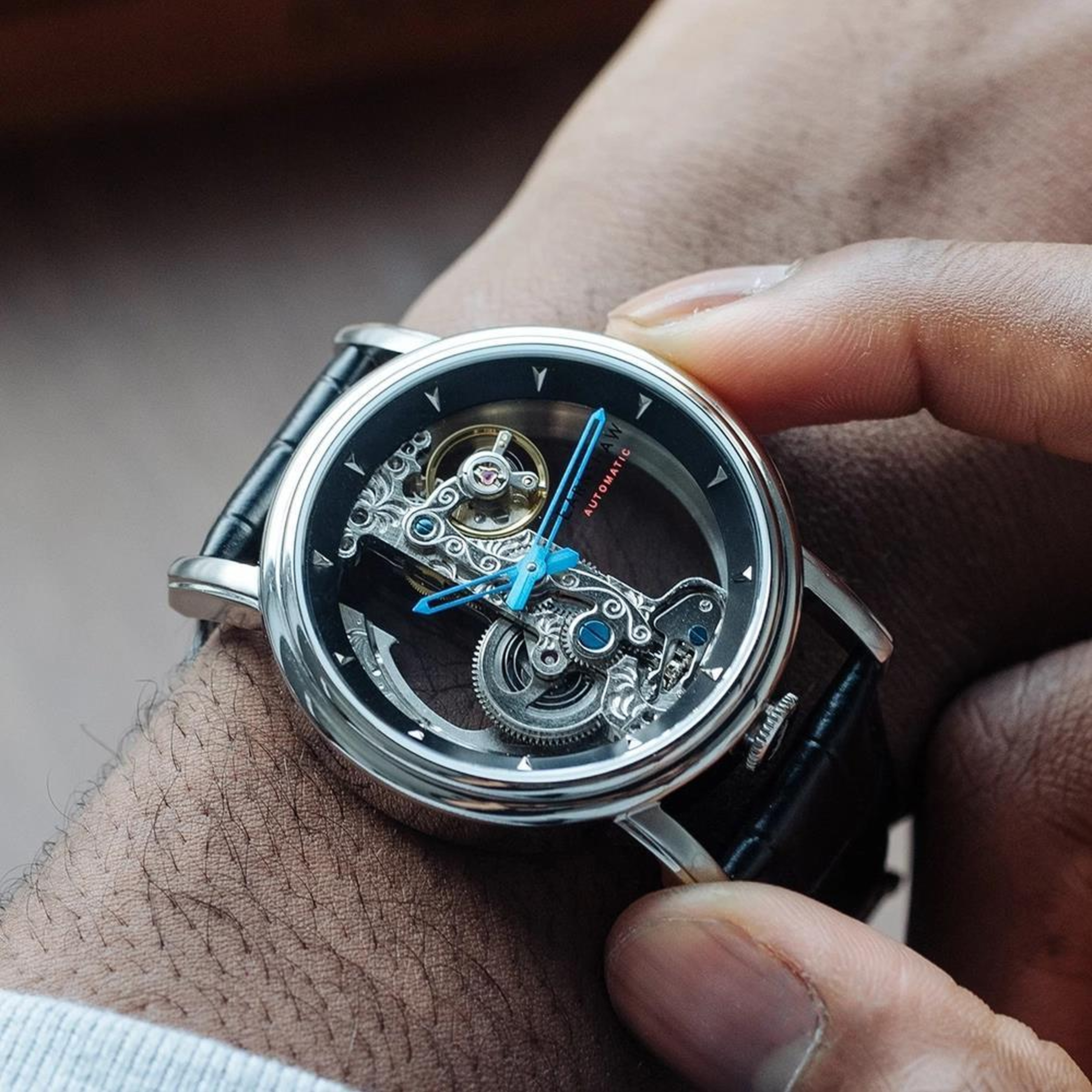 EARNSHAW ES-8225-01 Erkek Kol Saati