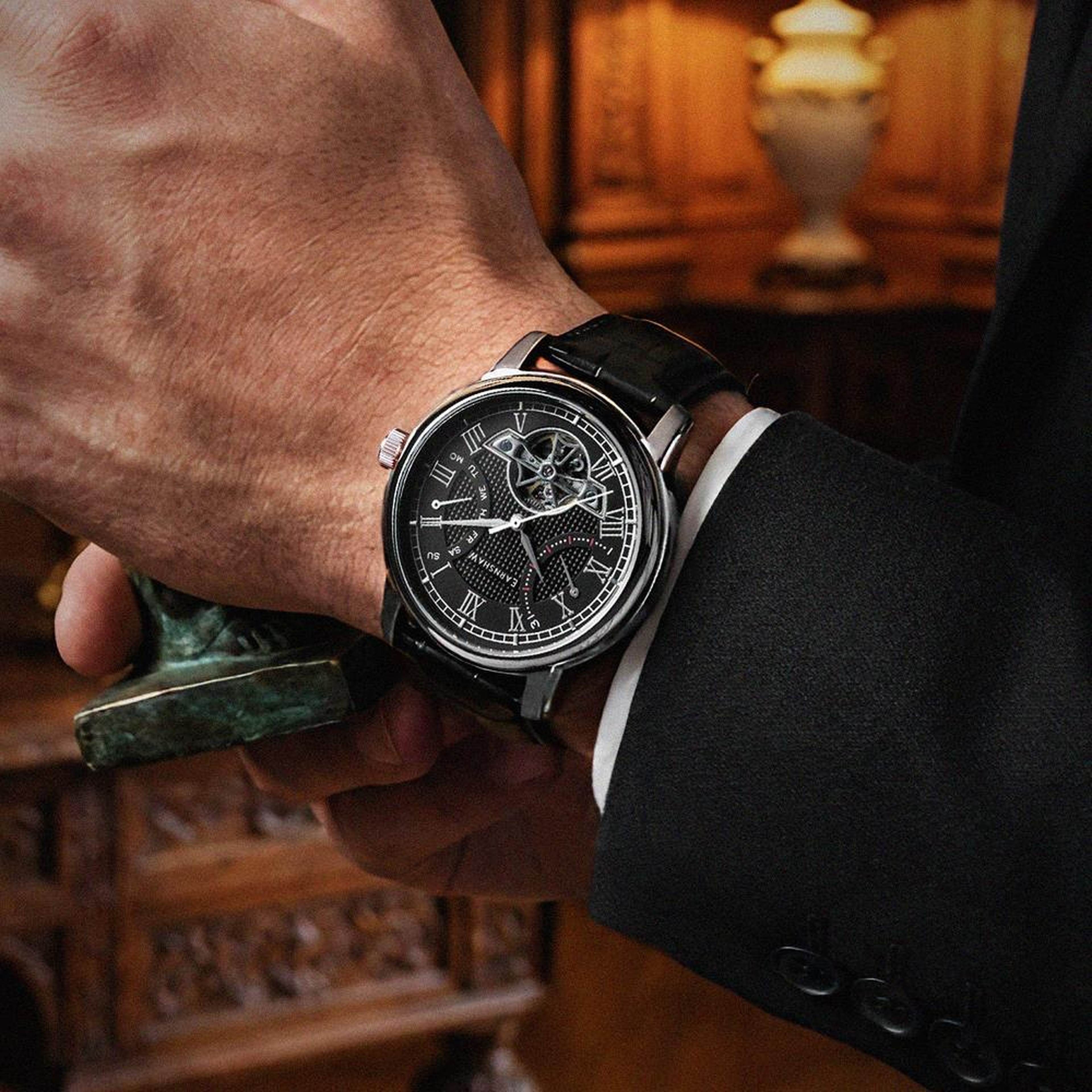 EARNSHAW ES-8169-01 Erkek Kol Saati