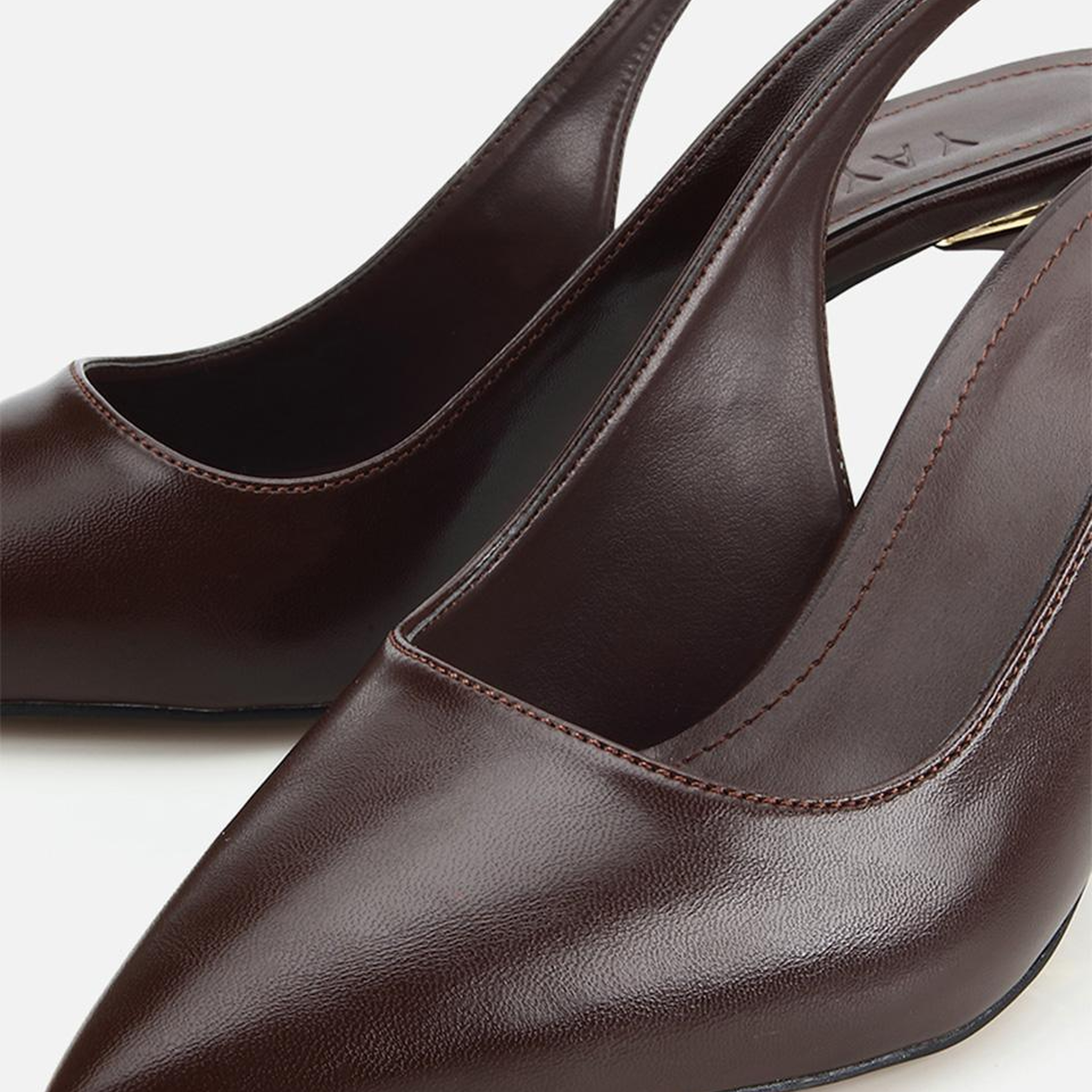 Kadın Kahverengi Sivri Burunlu Tokalı İnce Topuklu Arkası Açık Stiletto
