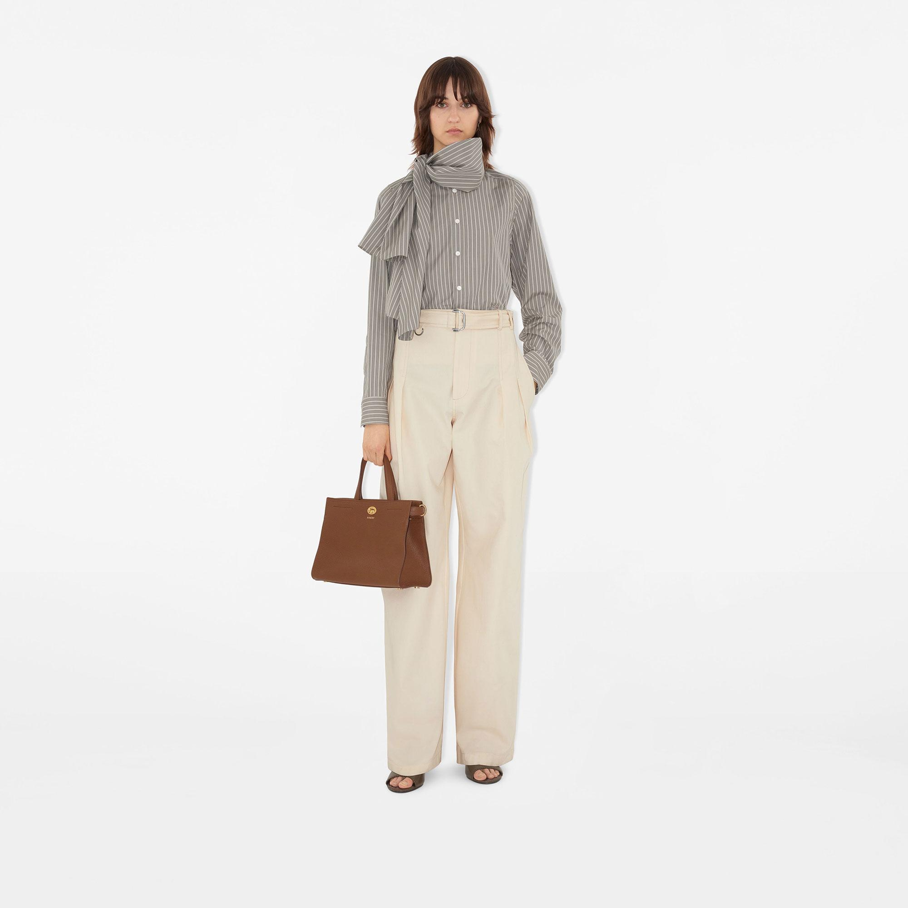 Burberry Small Cotswolds Tote Kadın Kahverengi Omuz Çantası