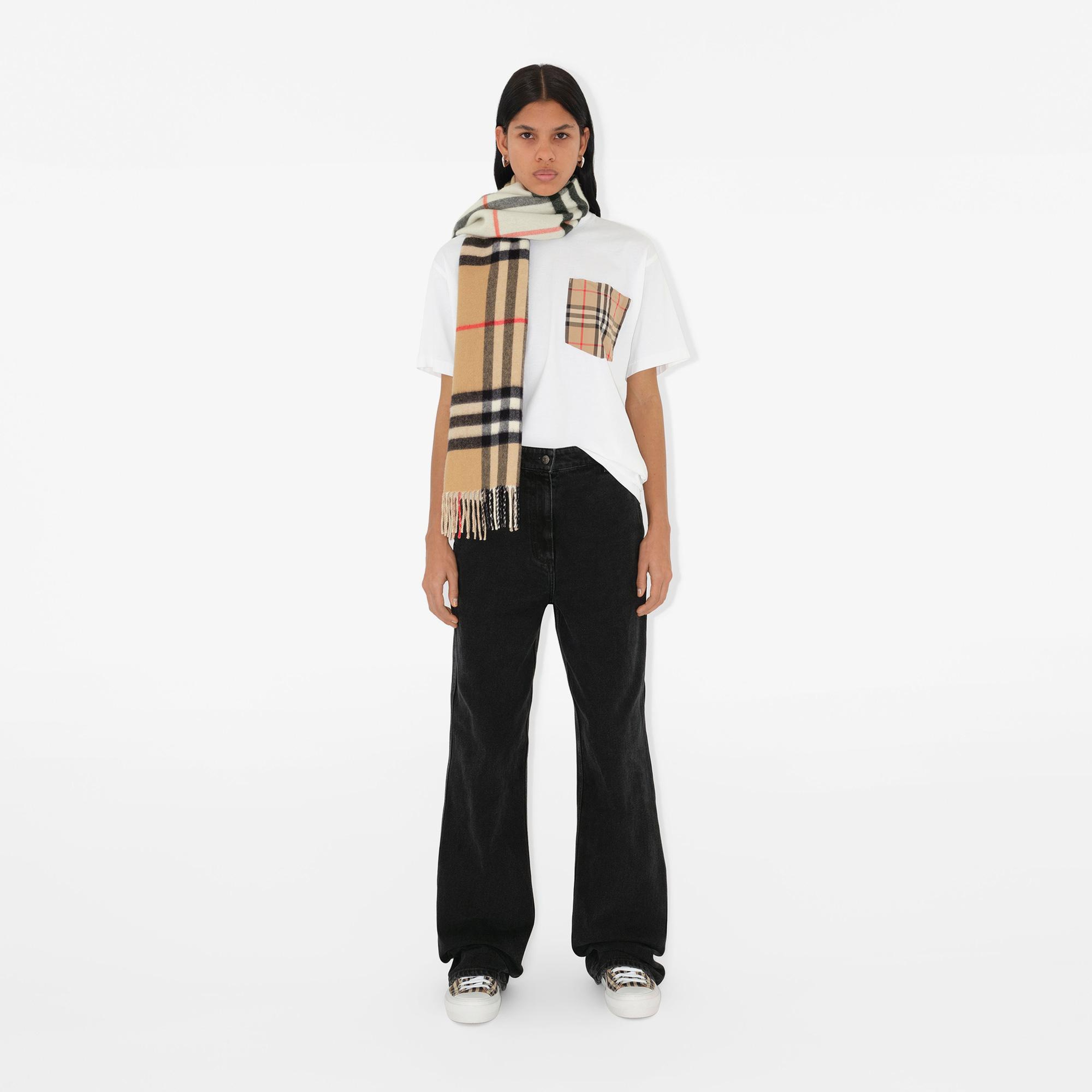 Burberry Contrast Check Cashmere Kadın Bej Atkı
