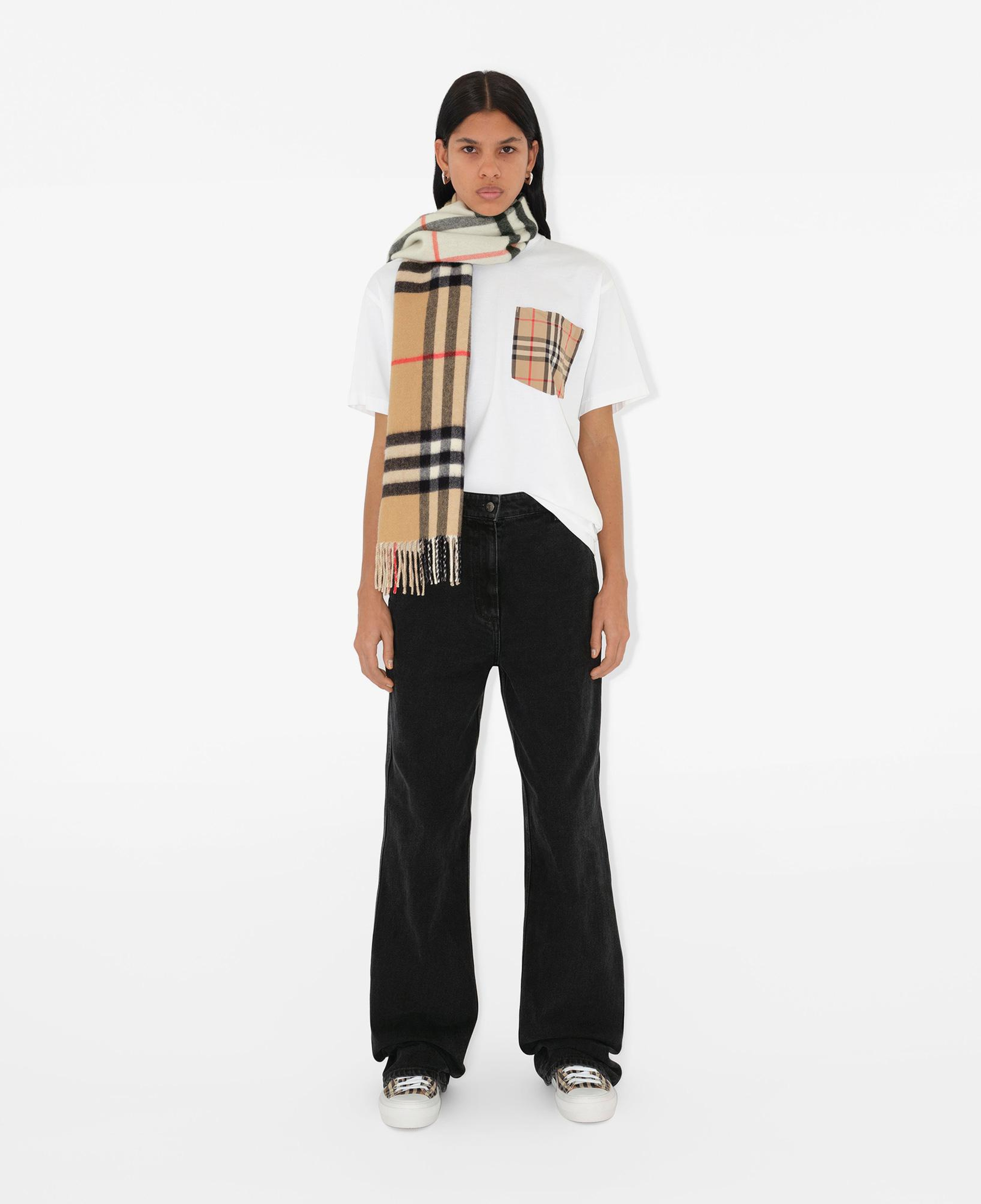 Burberry Contrast Check Cashmere Kadın Bej Atkı