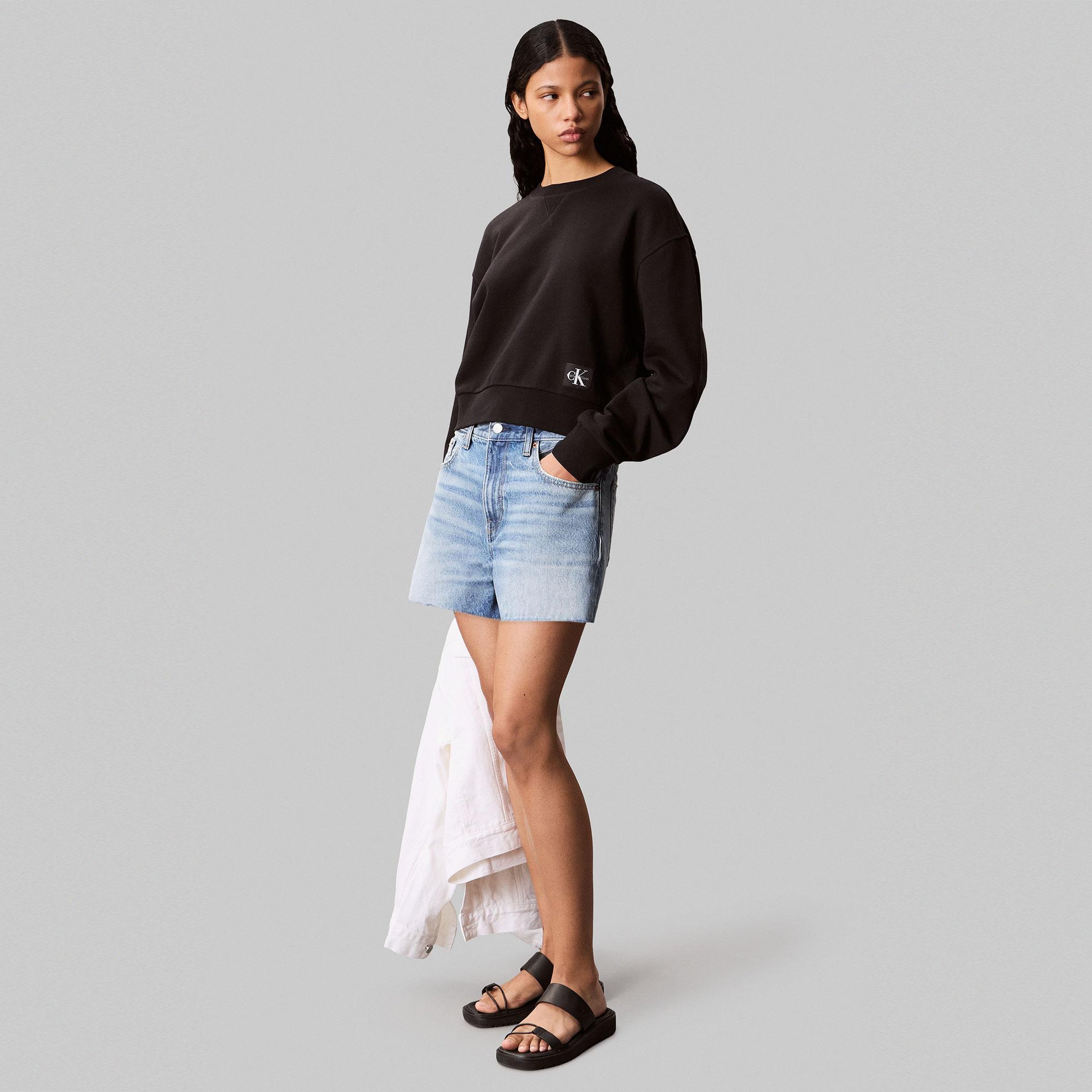 Calvin Klein Cropped Badge Logo Kadın Siyah Sweatshirt